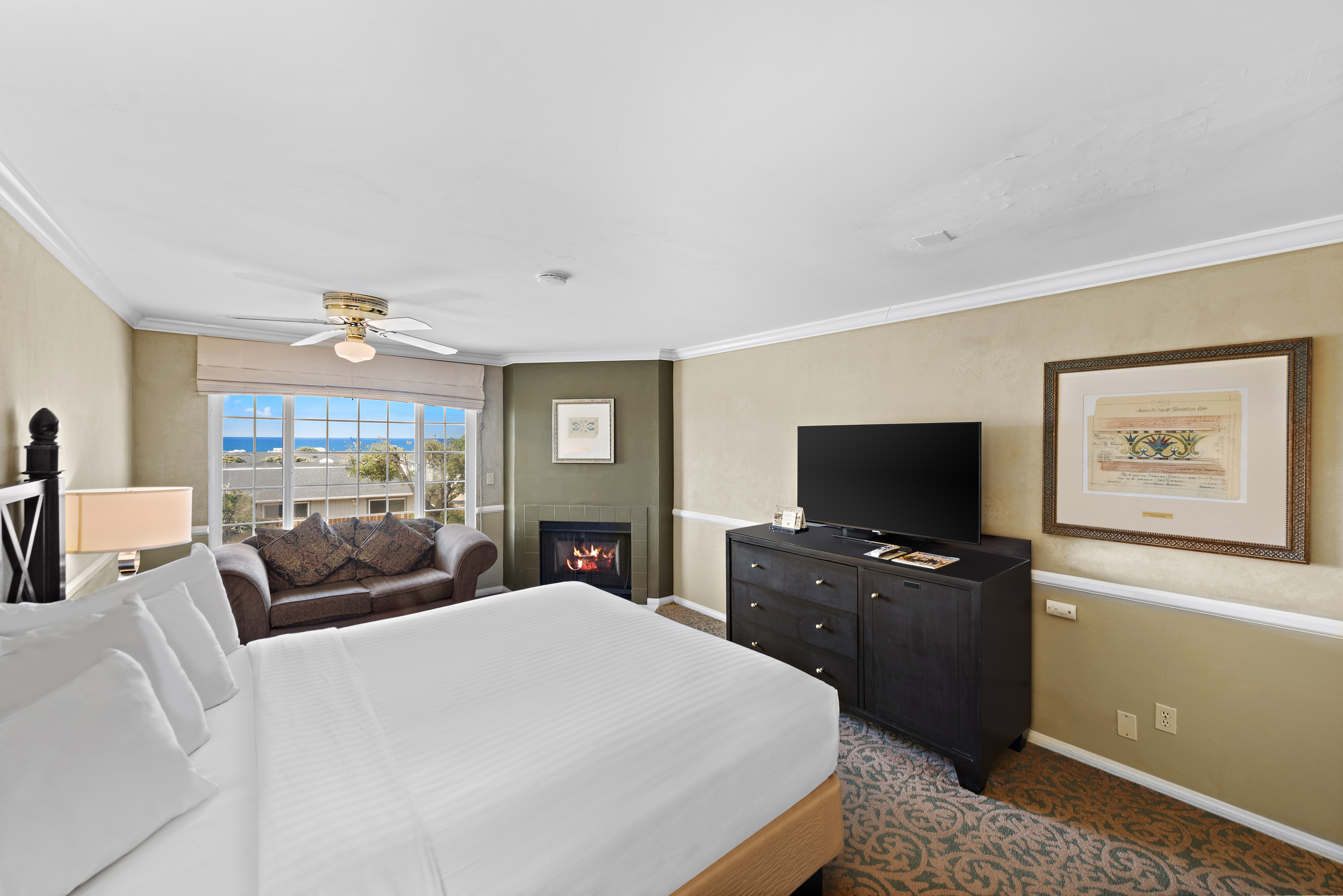 Single Deluxe King Bed