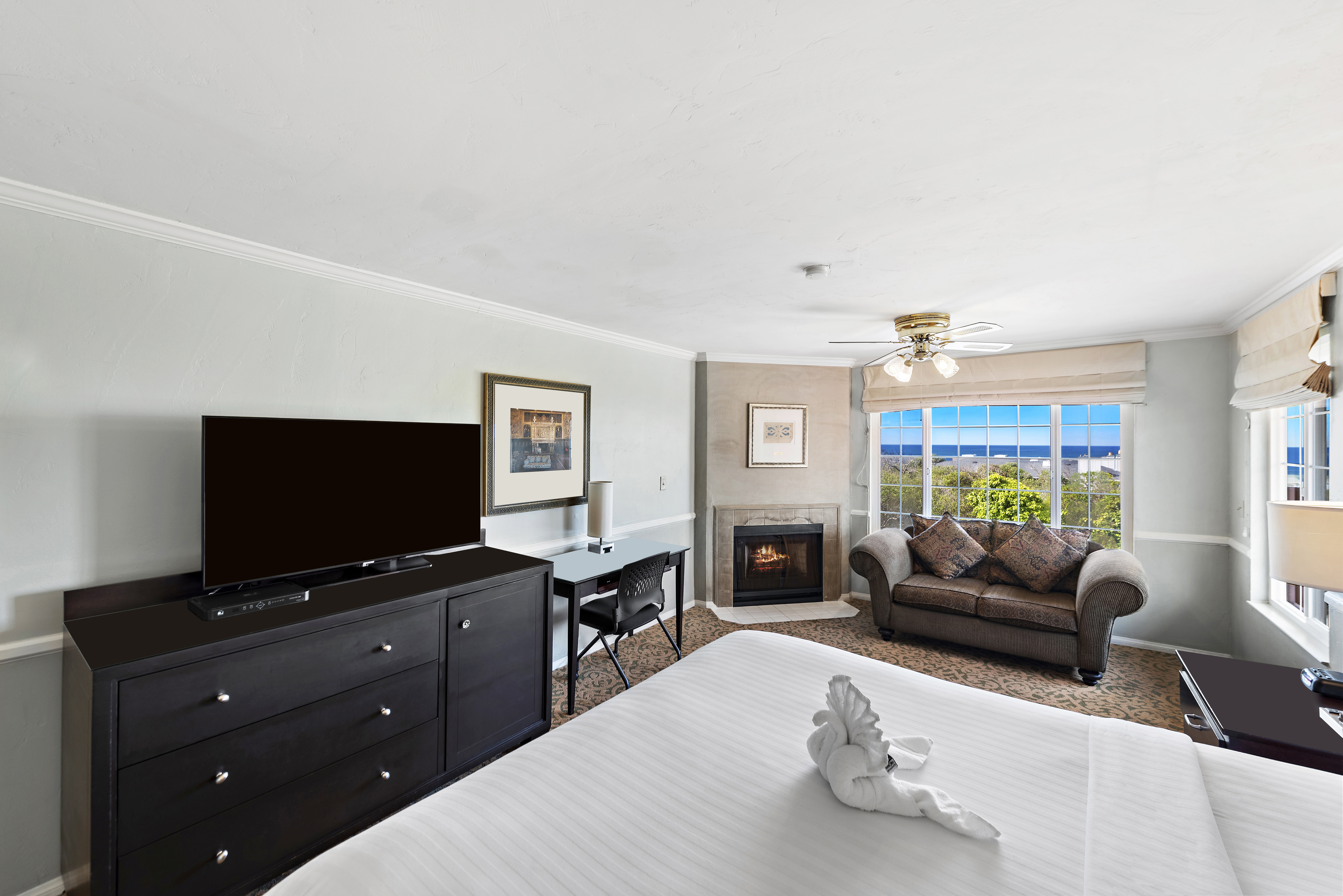 Room Partial Ocean View King Bed