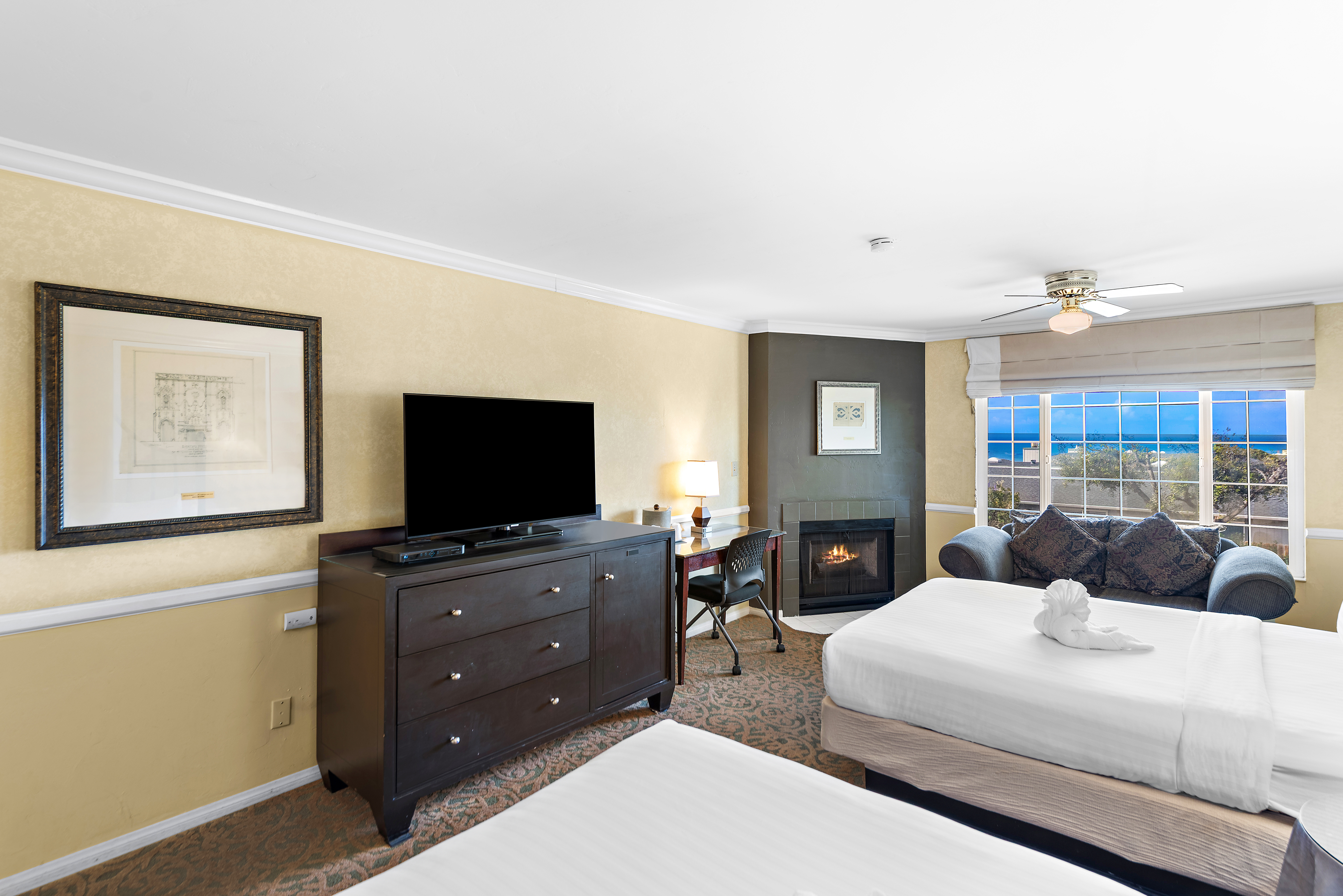 Double or Twin Two Queen Beds