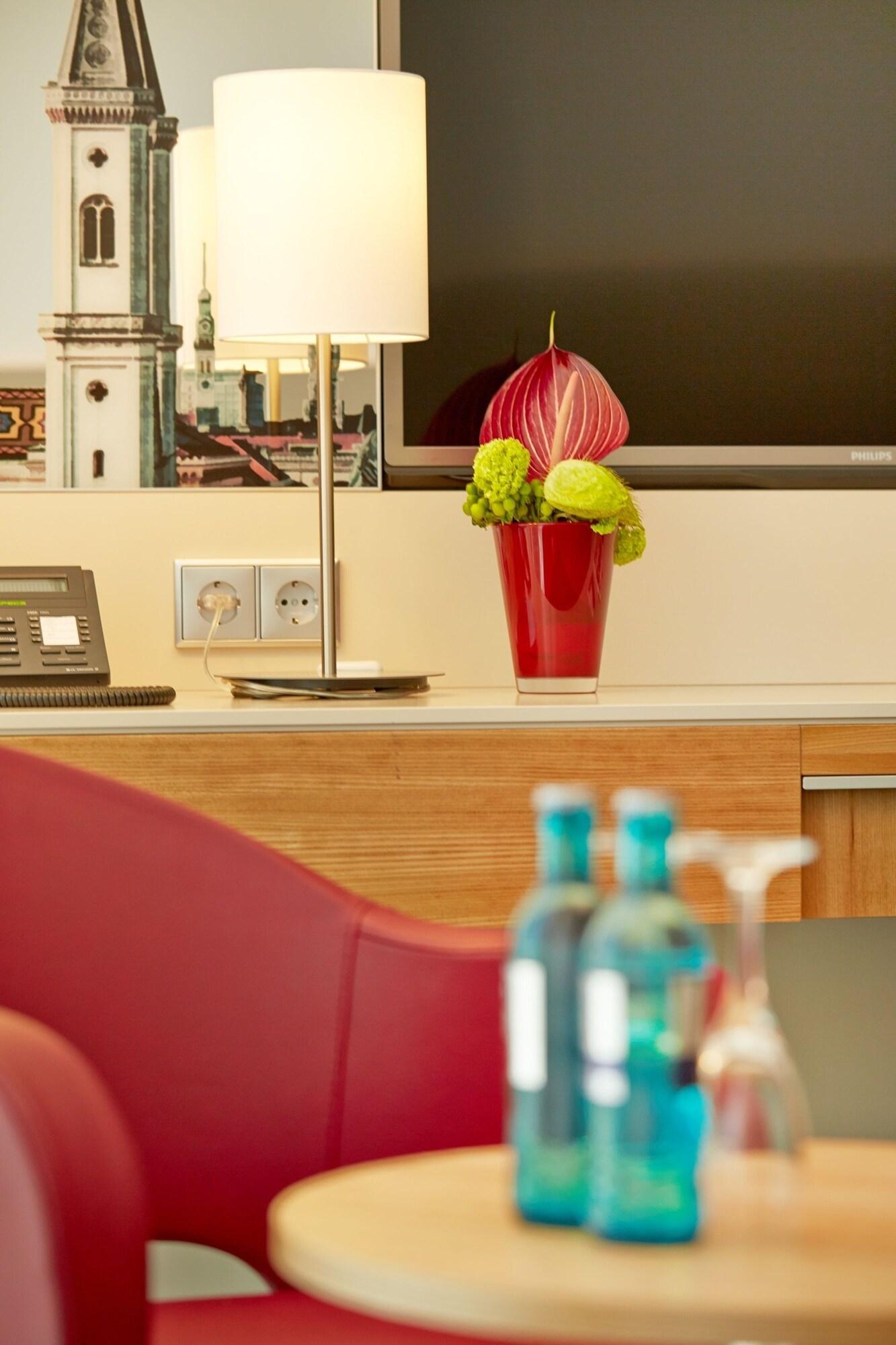 Studio Queen Size Bed