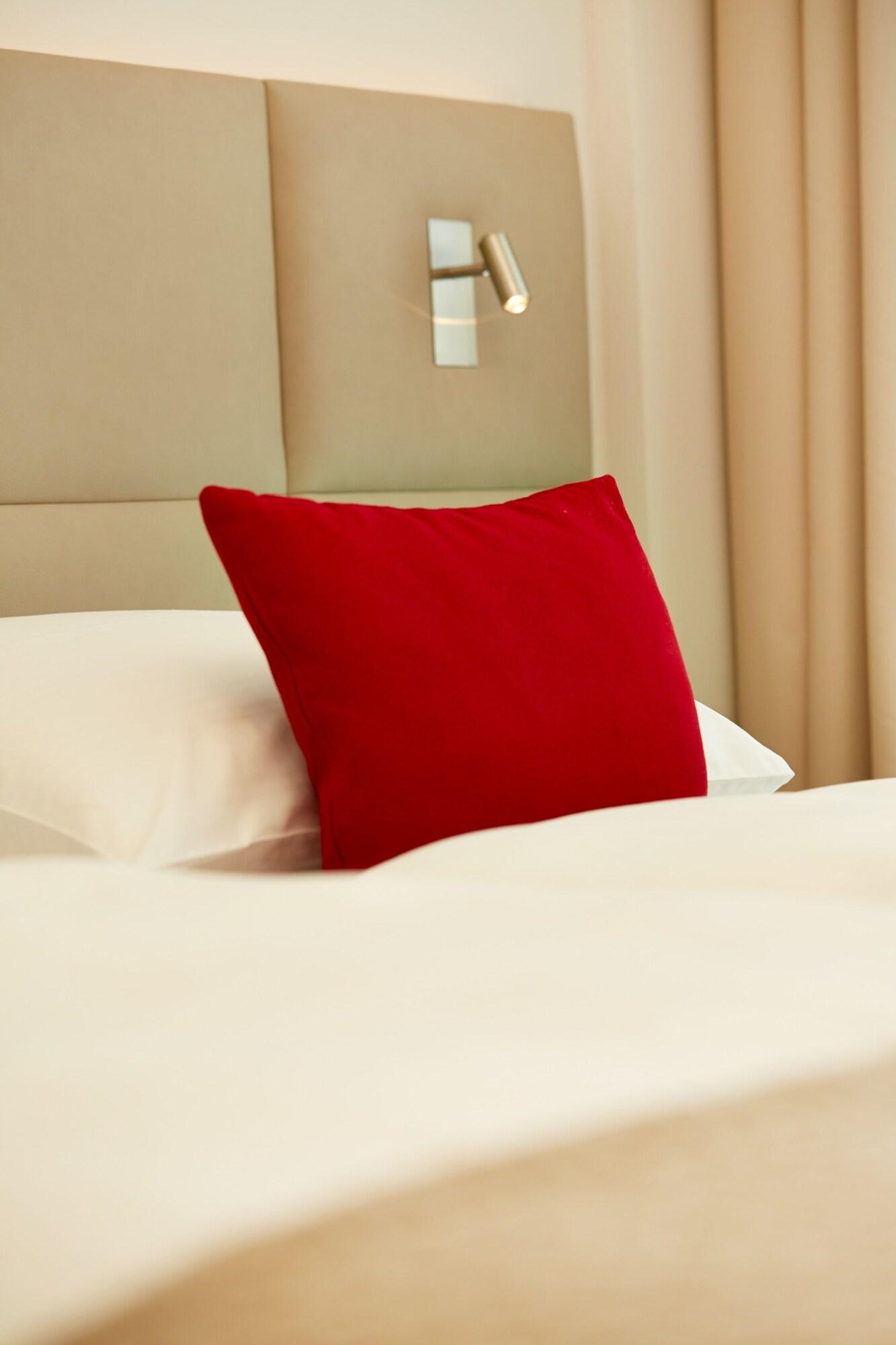 Studio Queen Size Bed