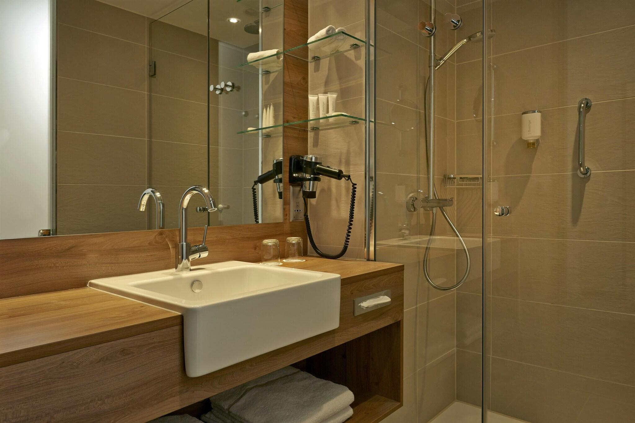 Double Deluxe Two Beds