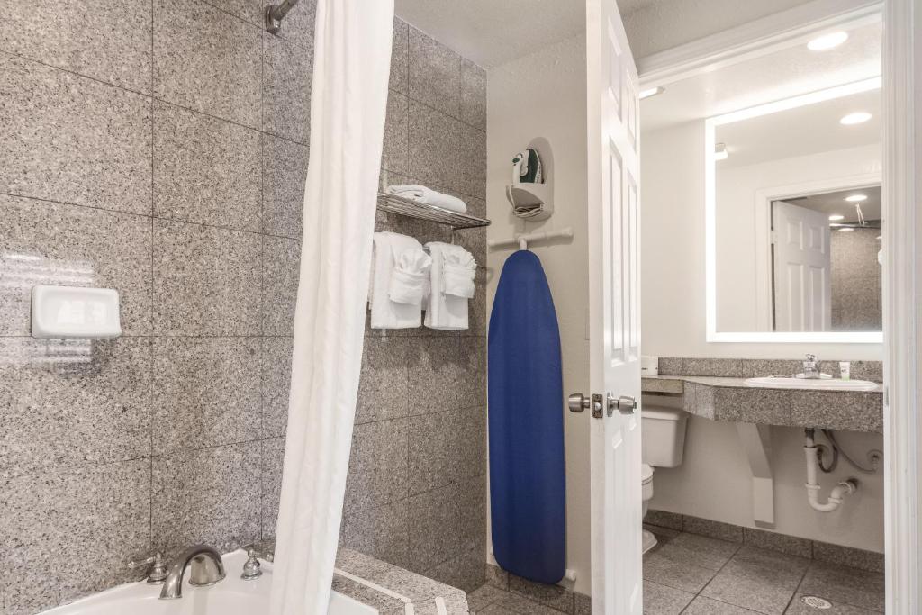 Double Queen Size Bed