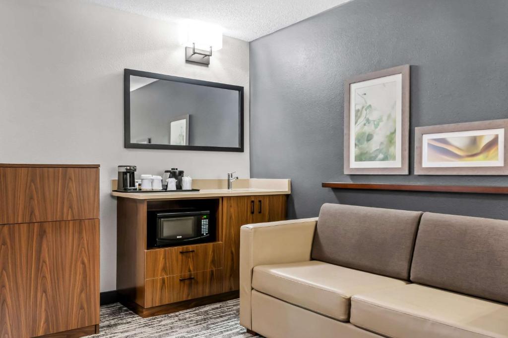 Double Two Queen Beds