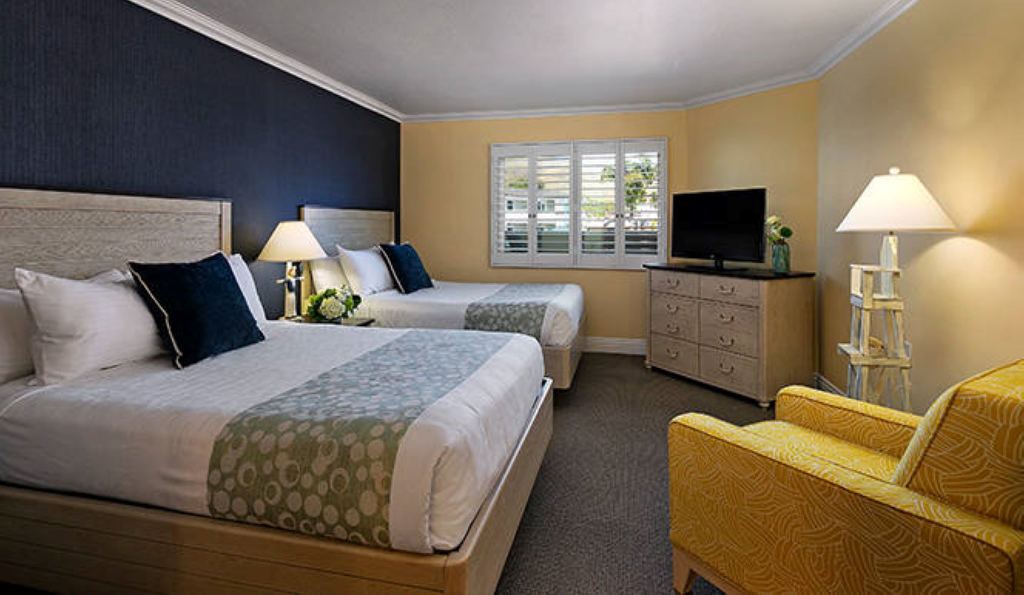 Suite Queen Bed Two Bedrooms