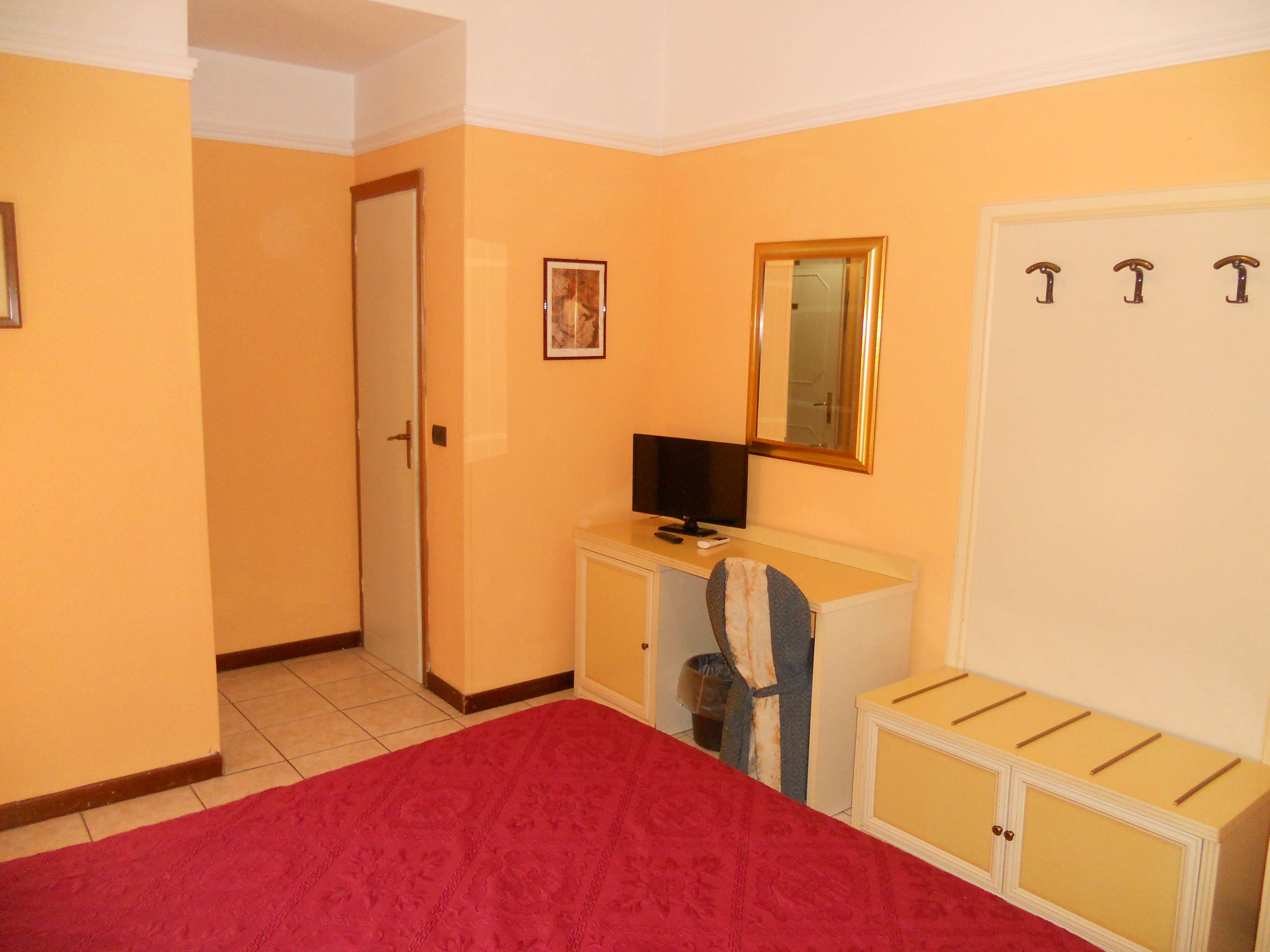 Double or Twin Standard