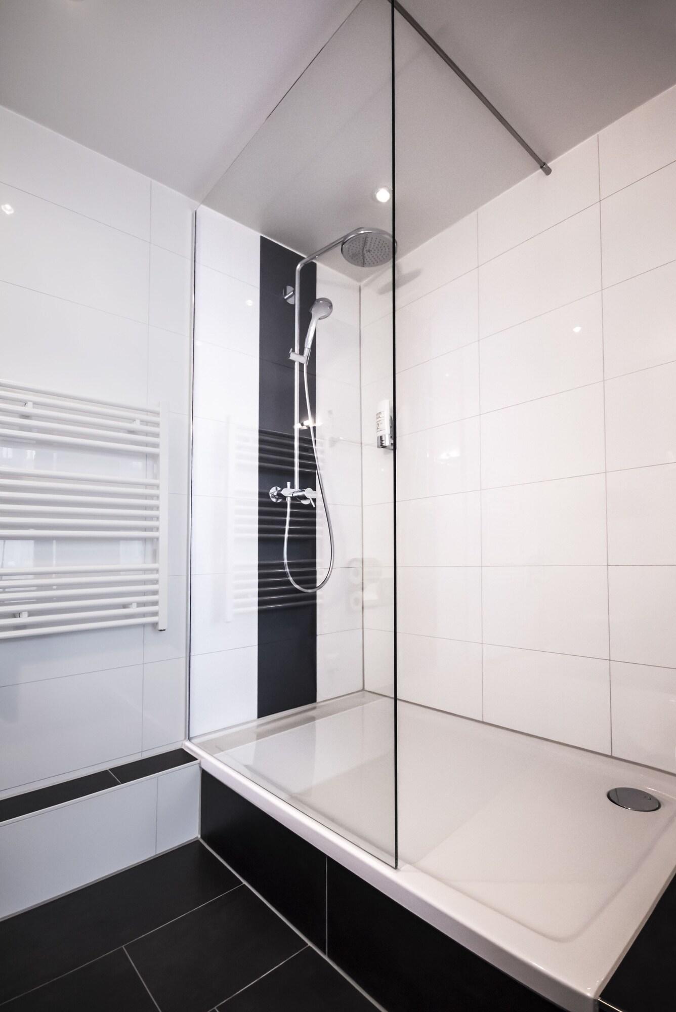 Studio King Size Bed