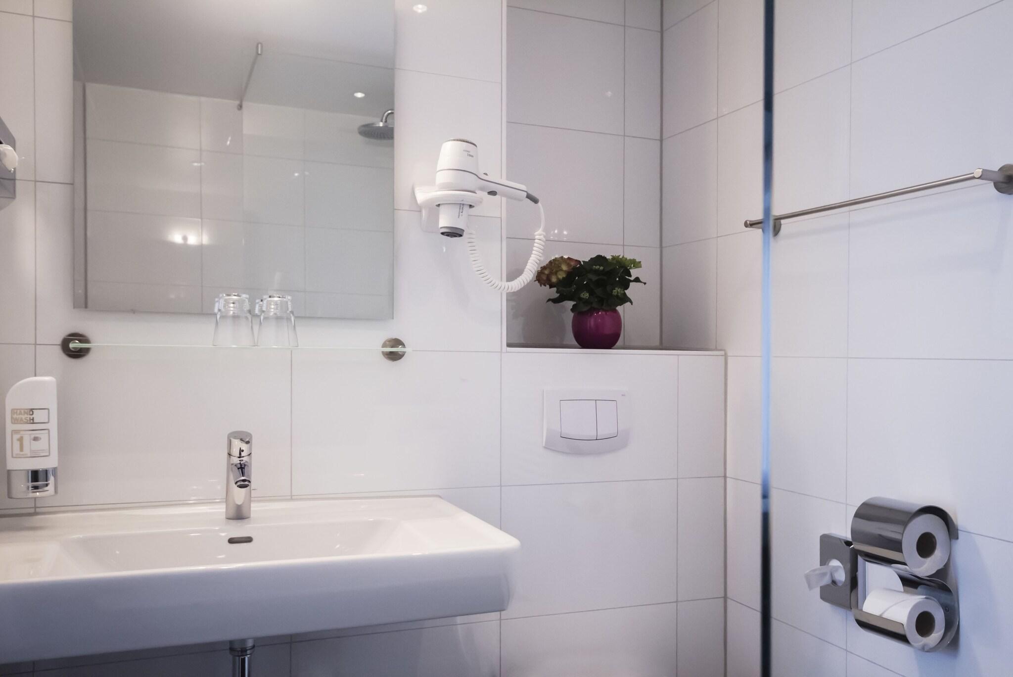 Studio King Size Bed