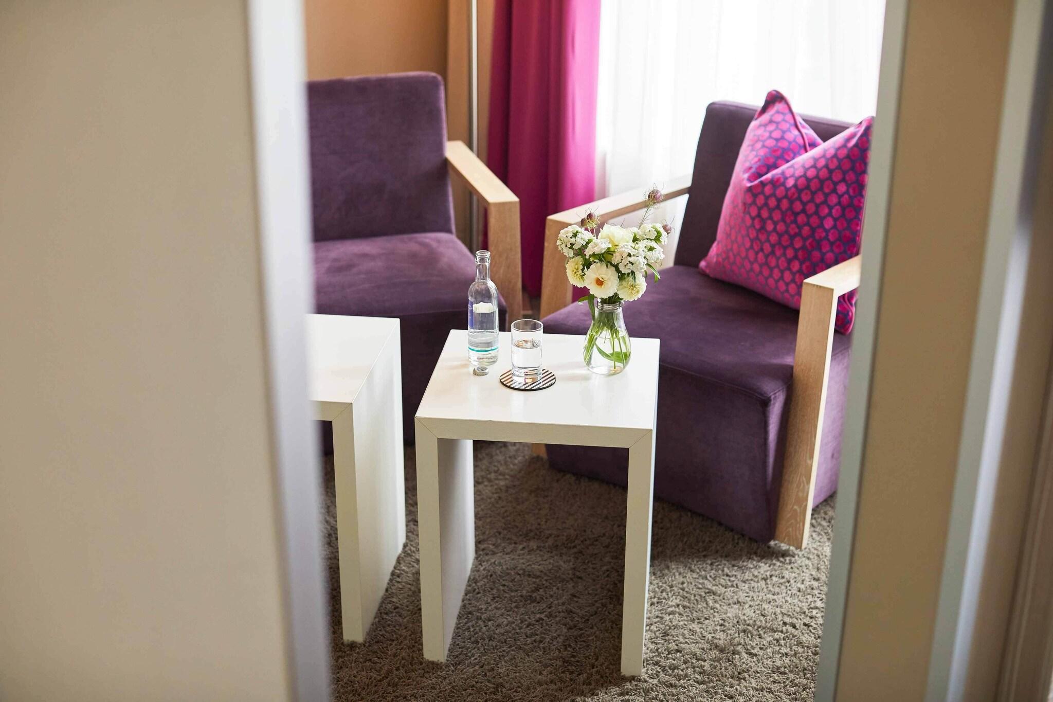 Studio King Size Bed