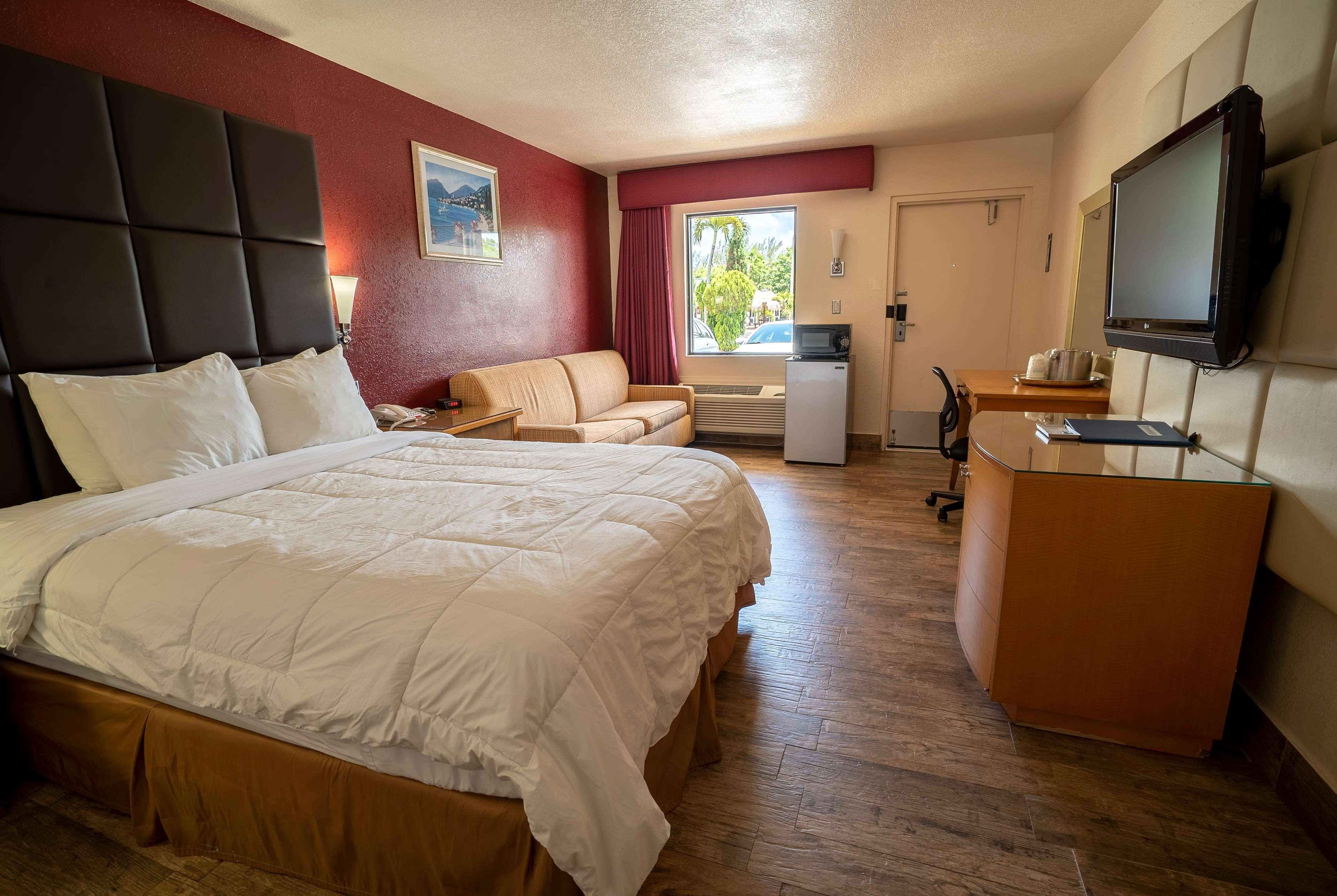 Double Queen Bed Non Smoking