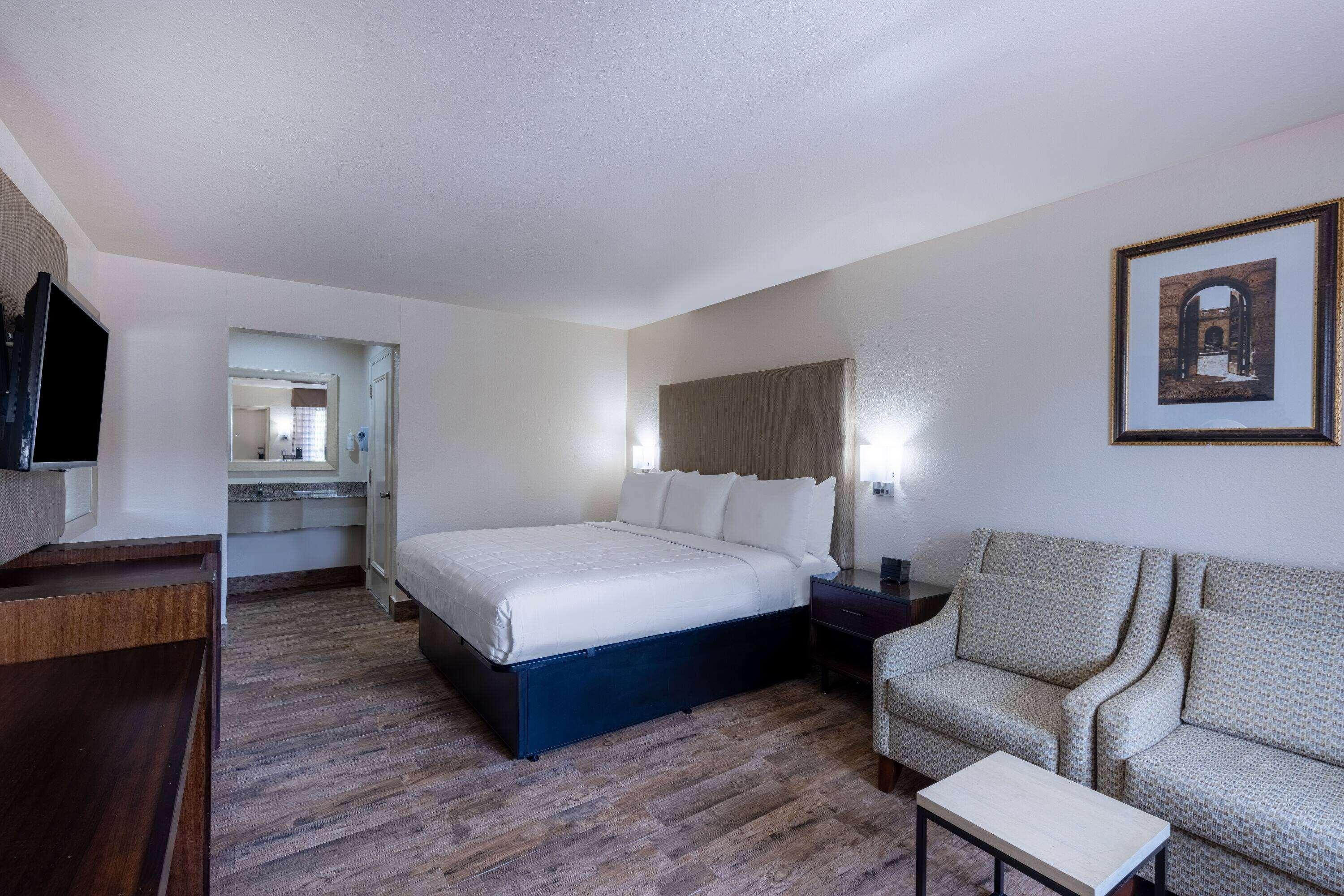 Room King Bed Non Smoking