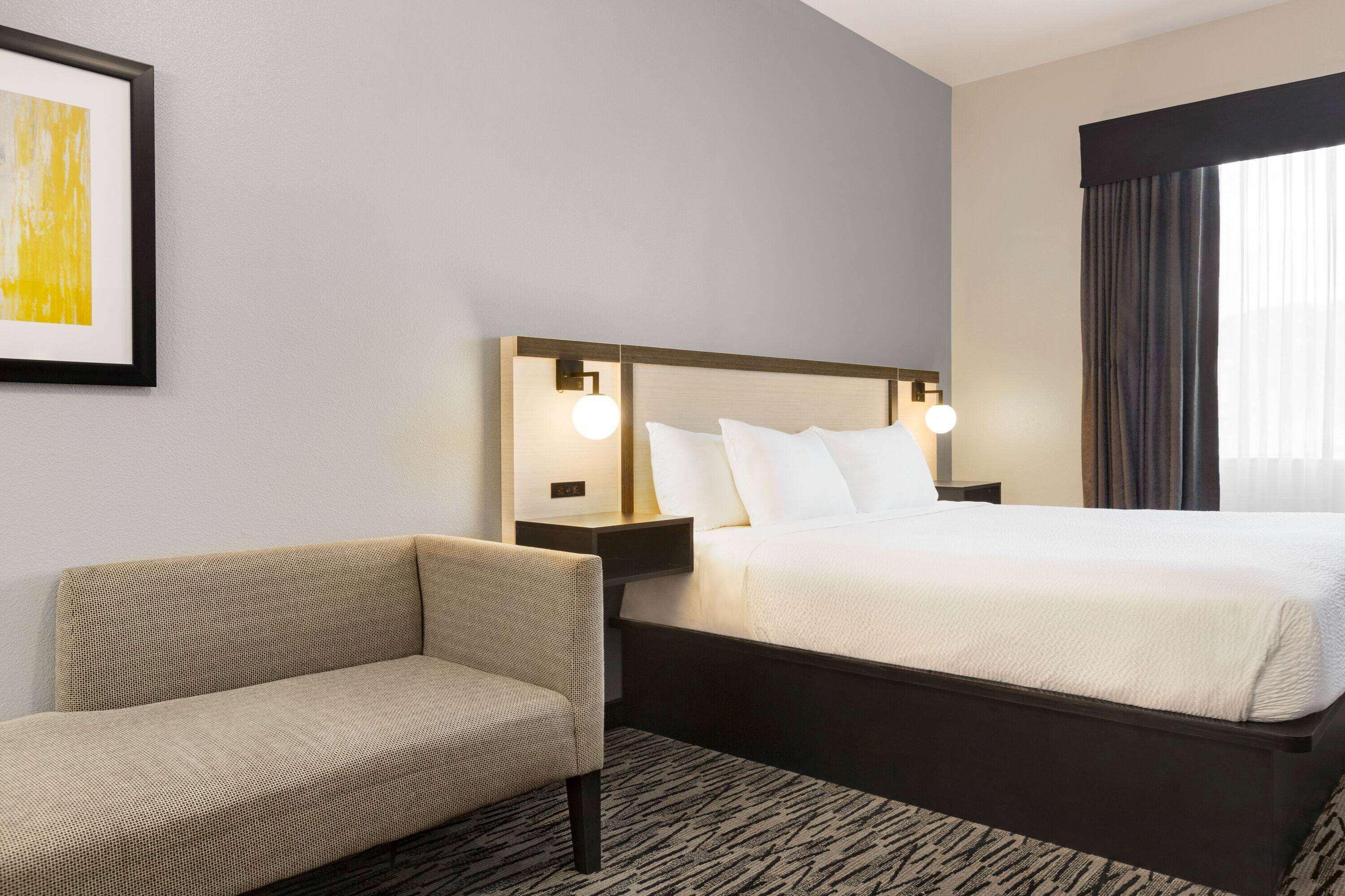 Double King Bed Non Smoking