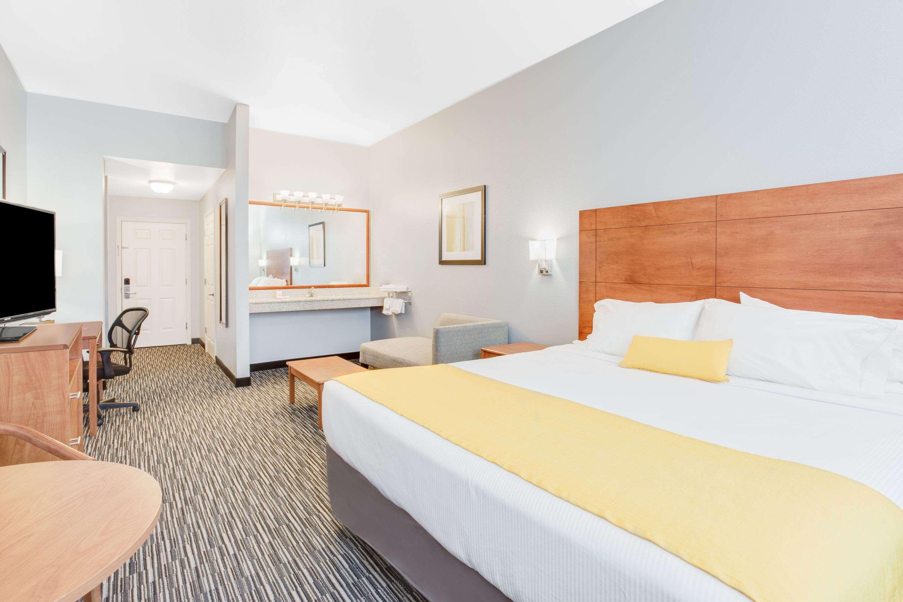 Double King Bed Non Smoking