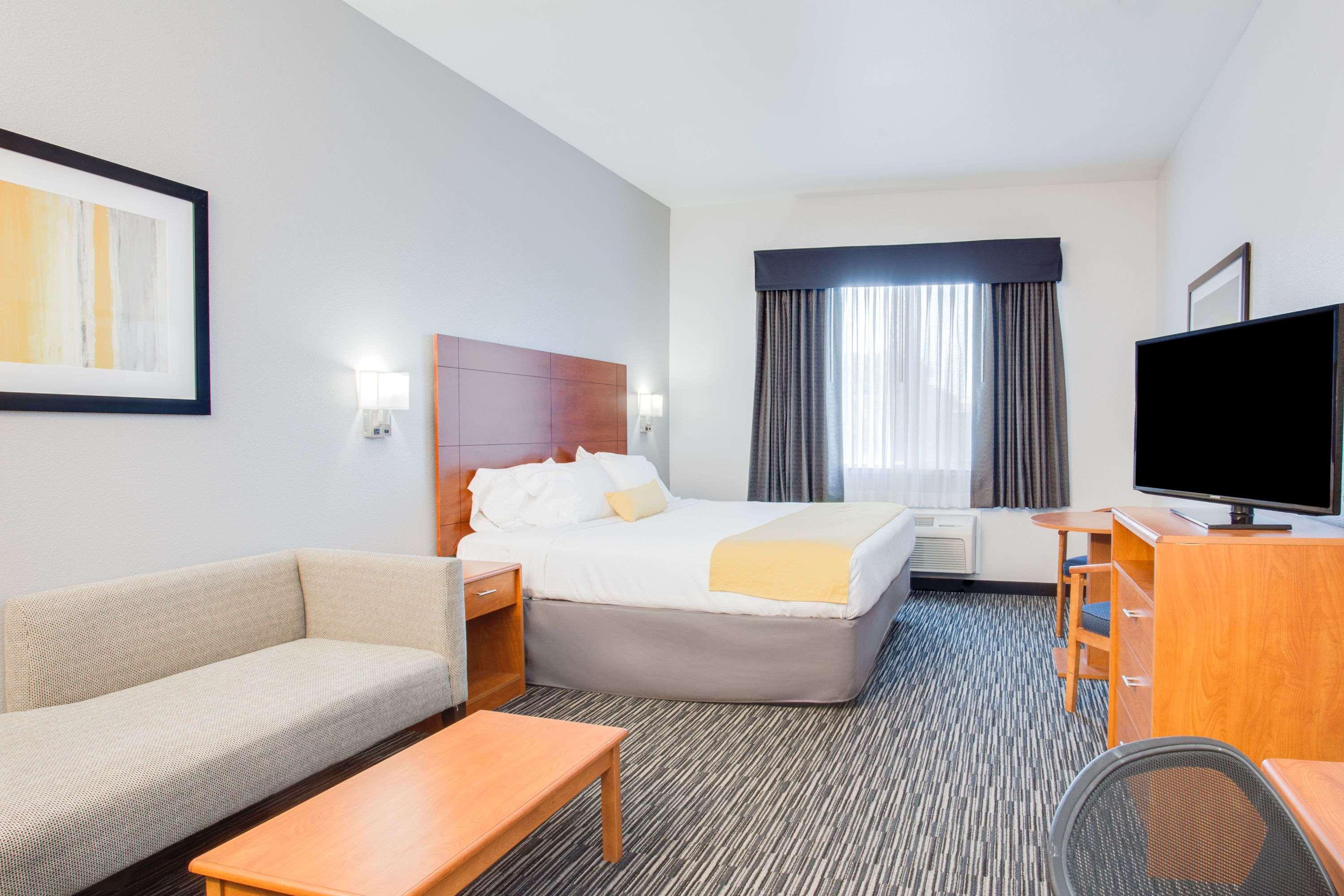 Double King Bed Non Smoking