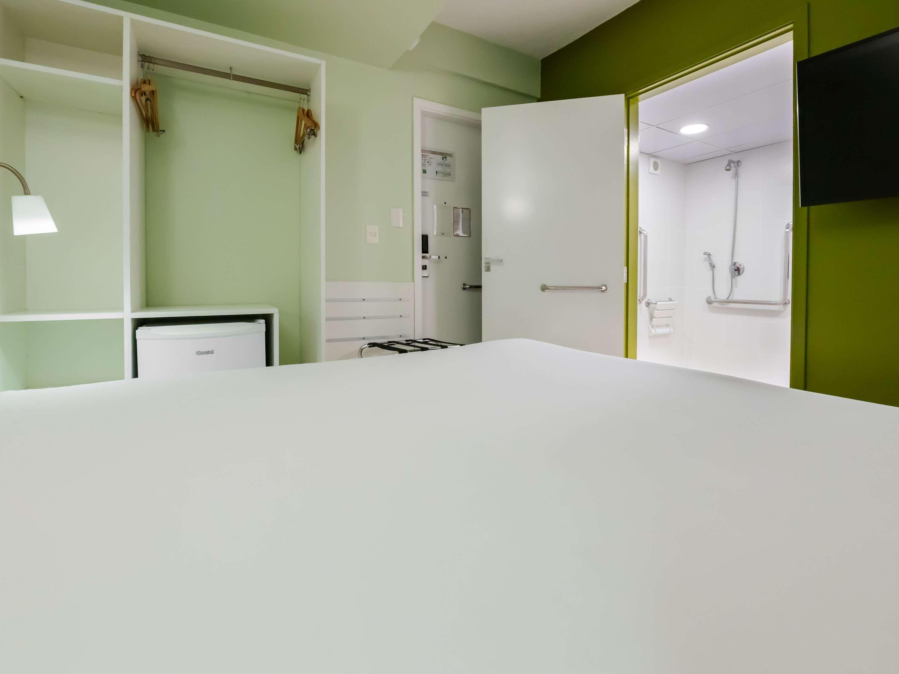 Apartment Queen Size Bed