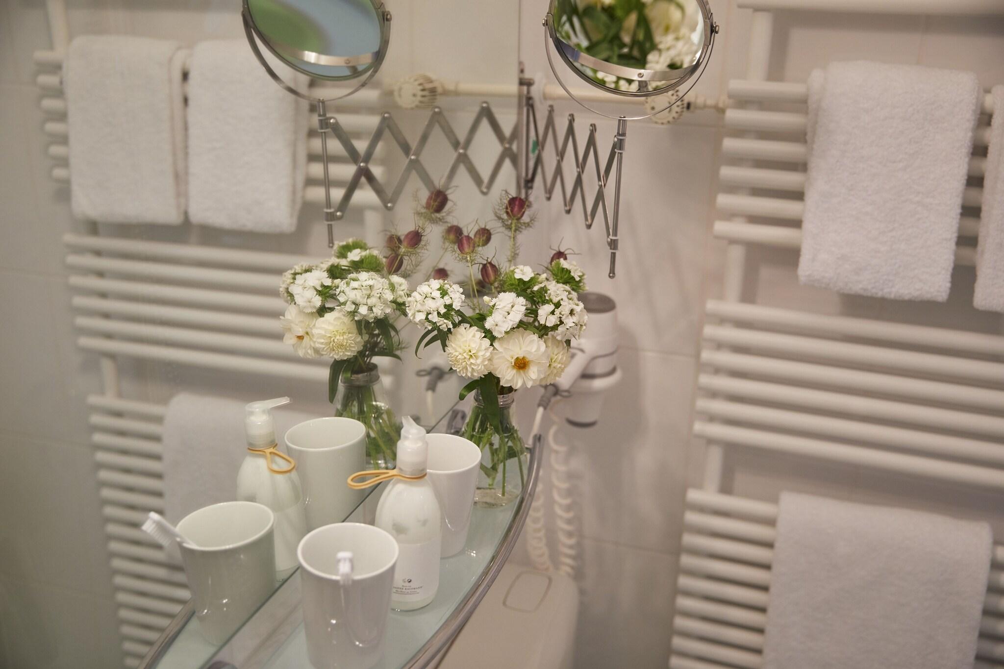 Double Deluxe King Bed