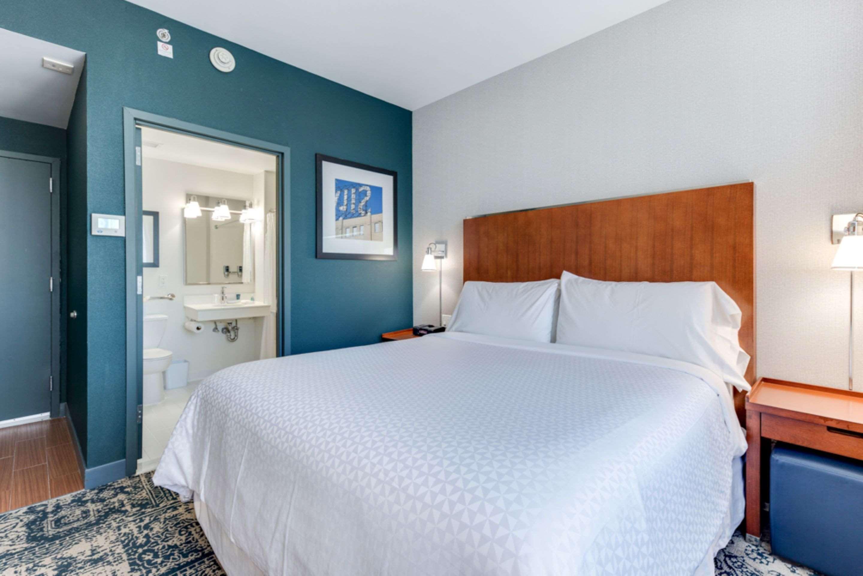 Double City View King Bed