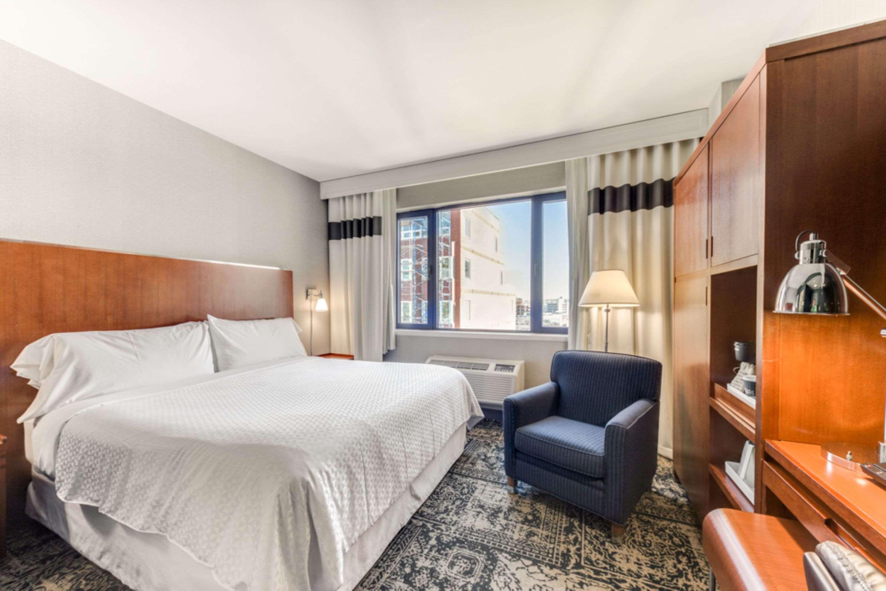 Double City View King Bed