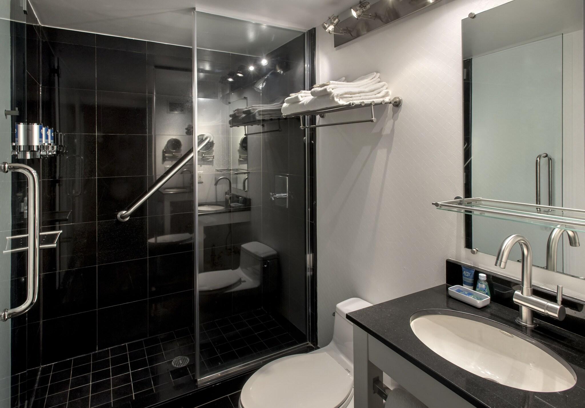 Quadruple Two Queen Beds Non Smoking