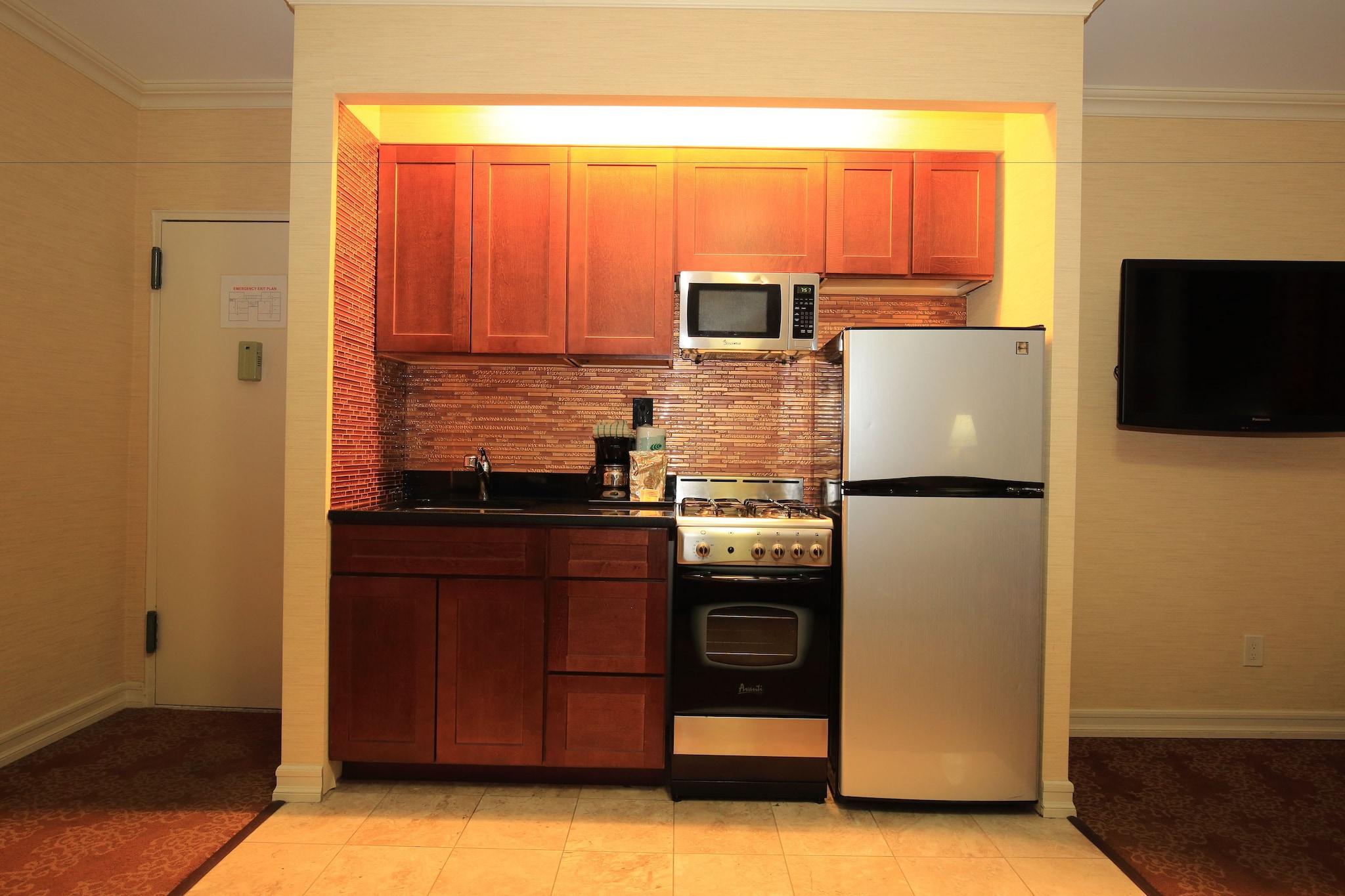 Apartment with Kitchenette