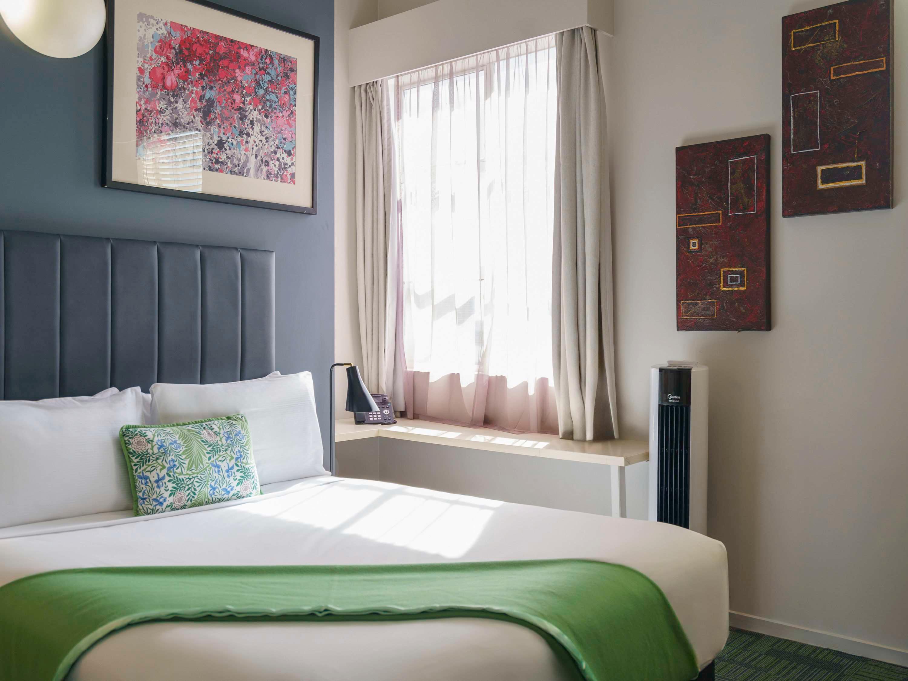 Triple Queen Size Bed