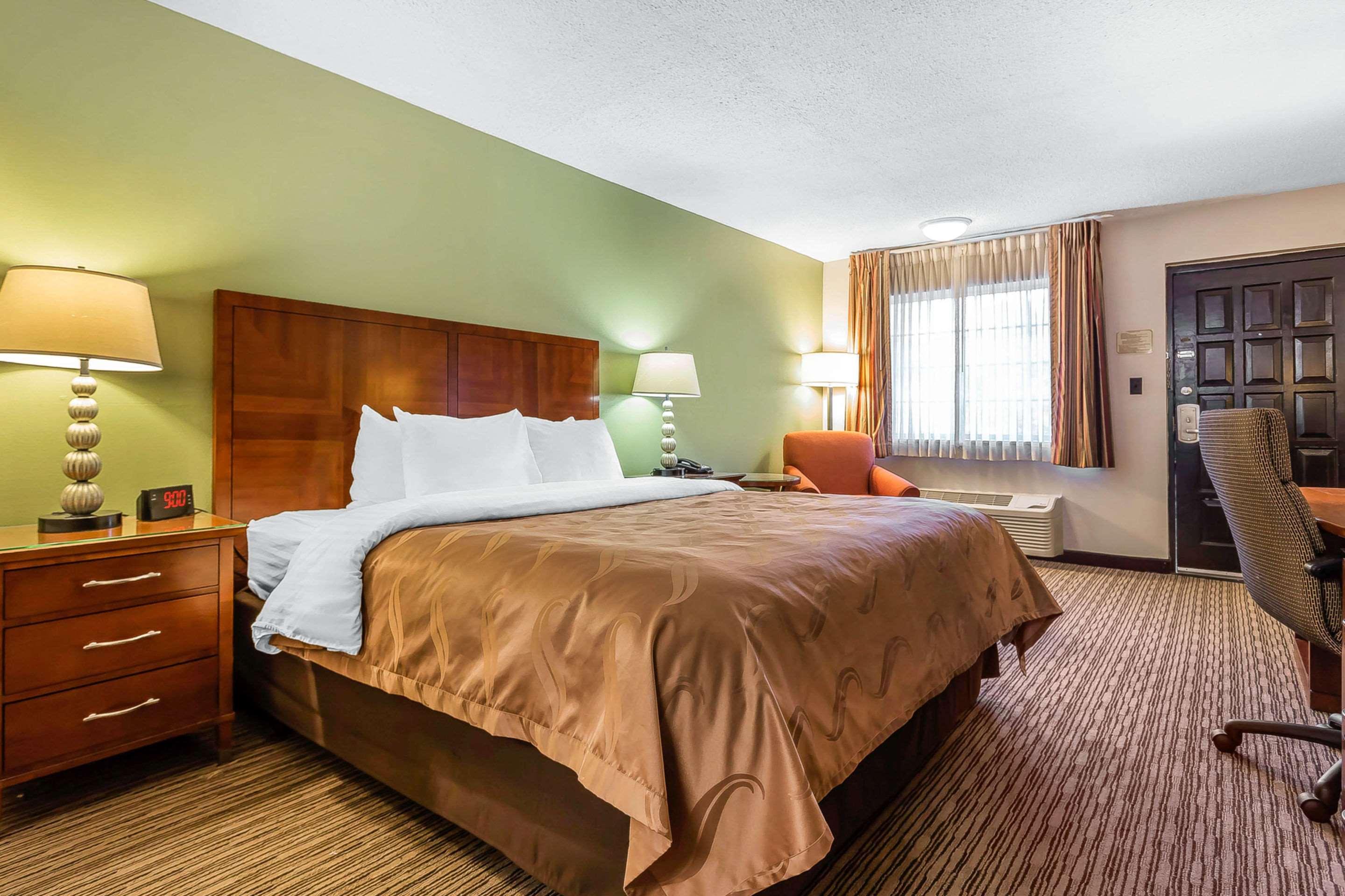 Double King Bed Non Smoking