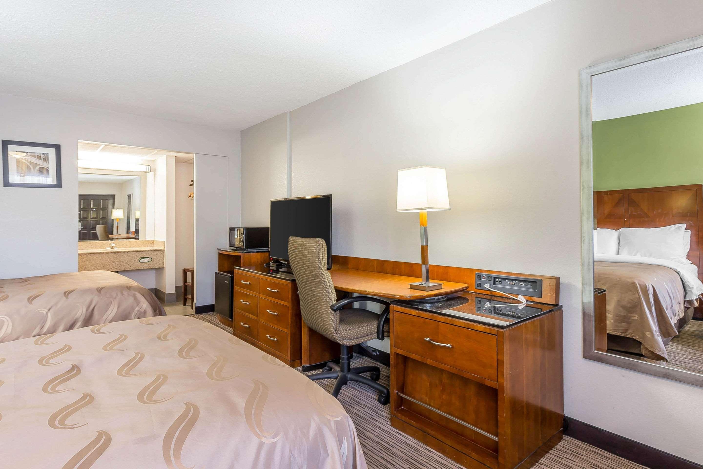 Quadruple Non Smoking