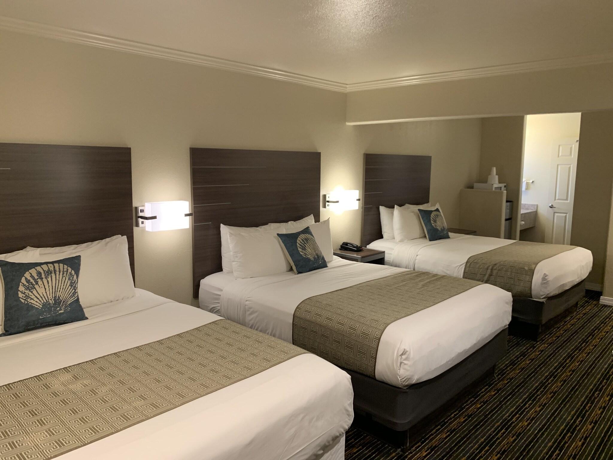 Family Room Three Beds