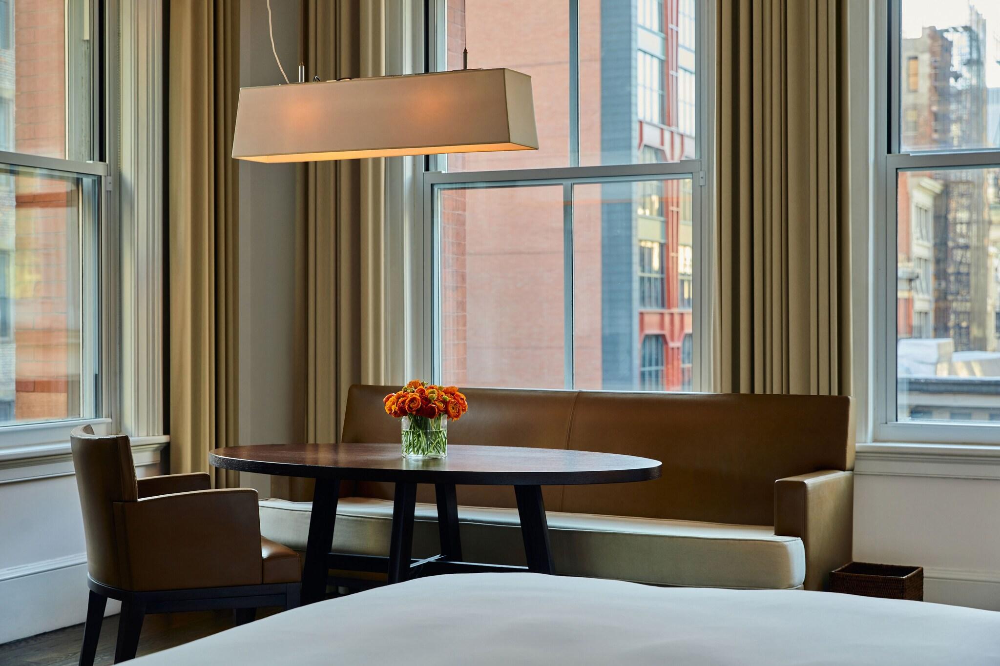 Studio Deluxe King Bed