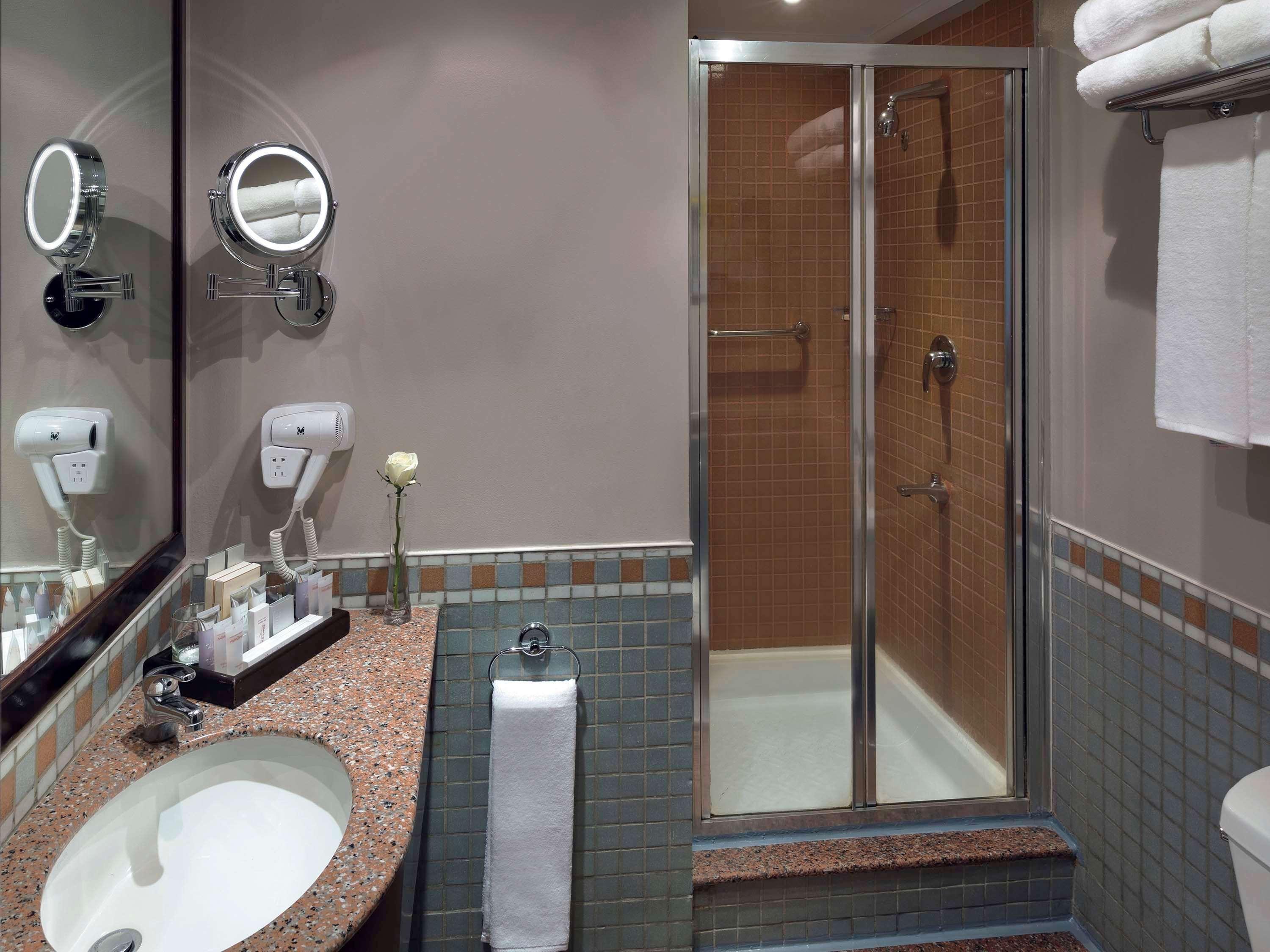 Double Classic King Bed