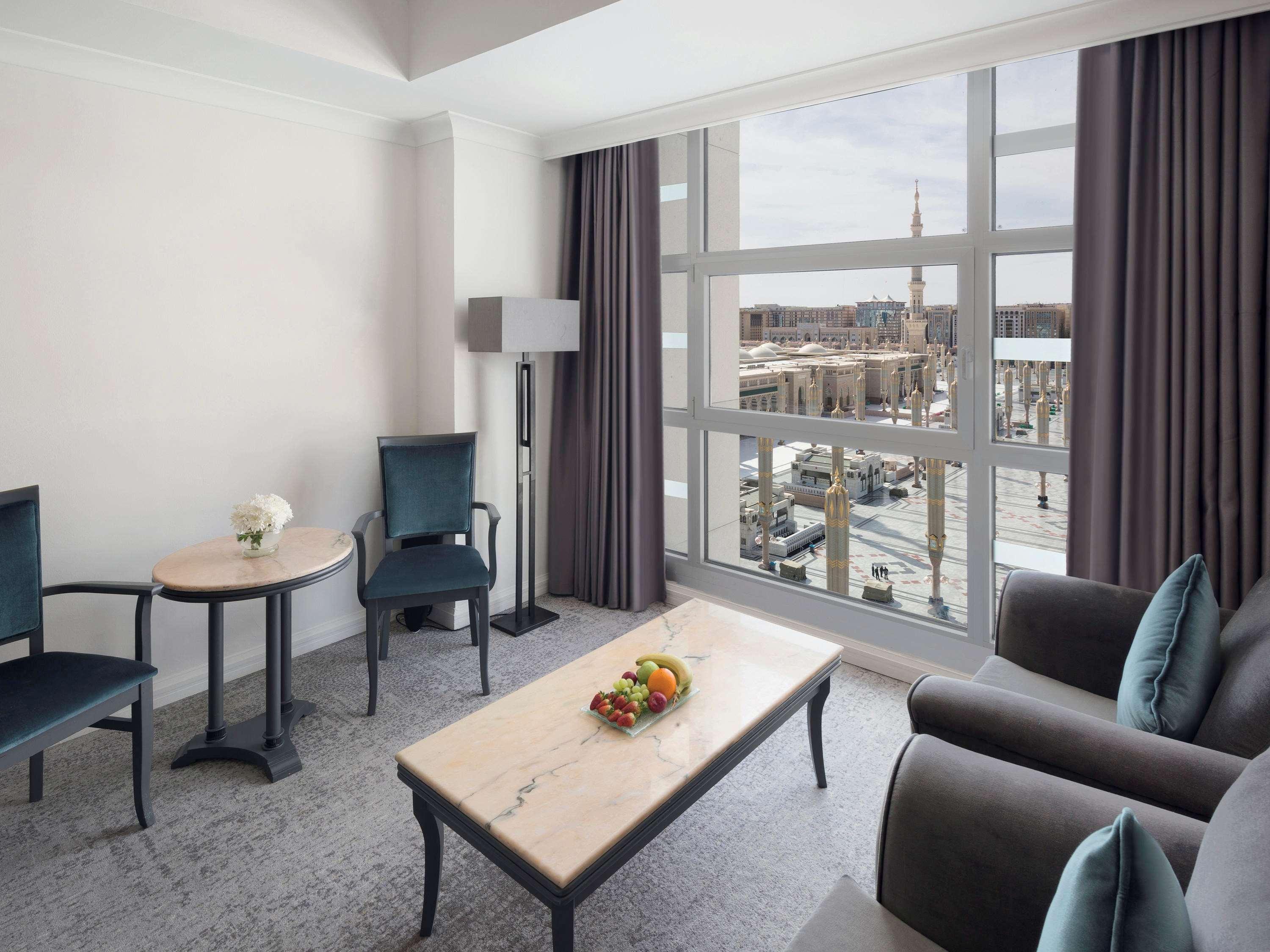 Double Deluxe City View King Bed