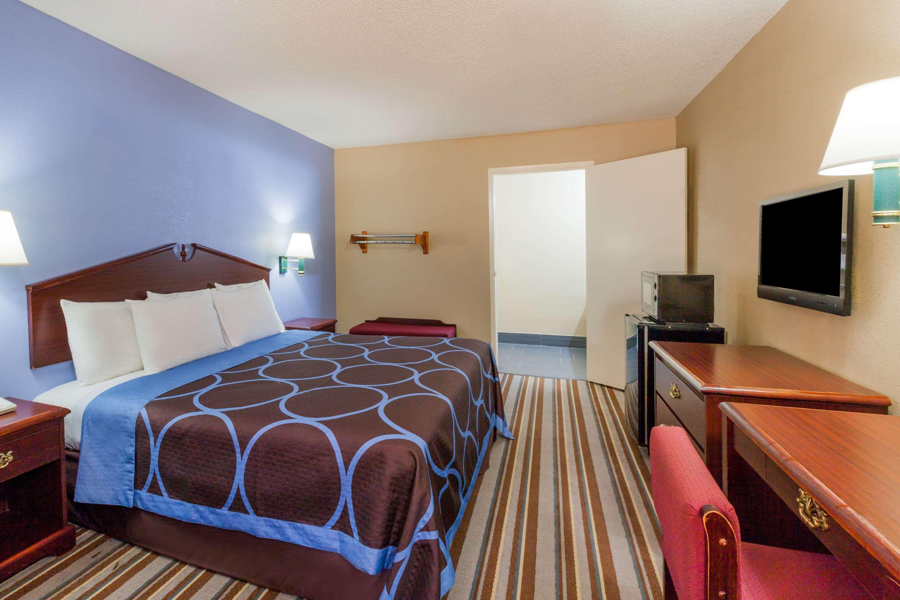 Double Queen Size Bed