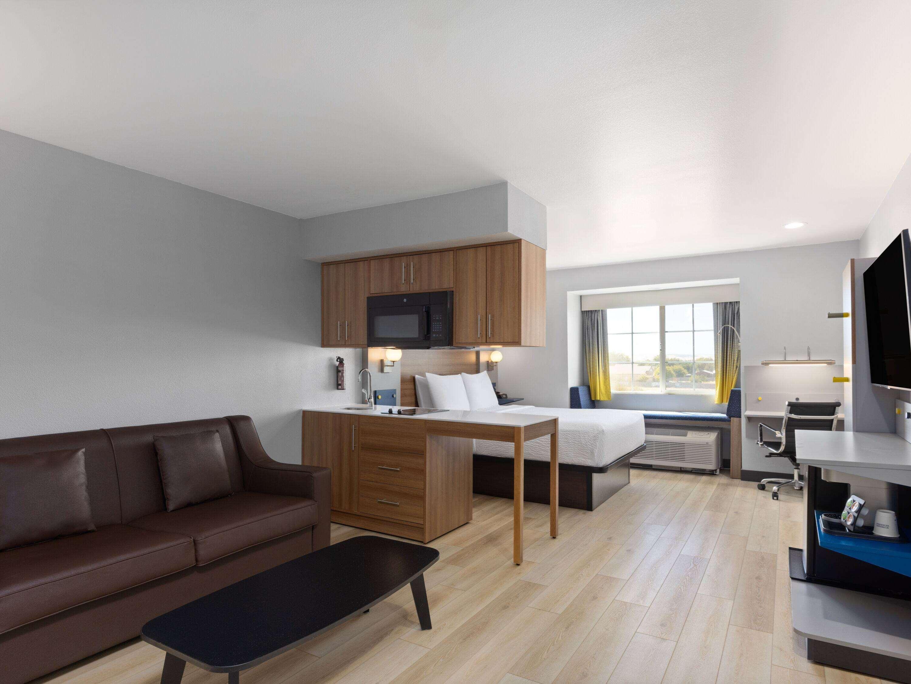 Suite Queen Size Bed