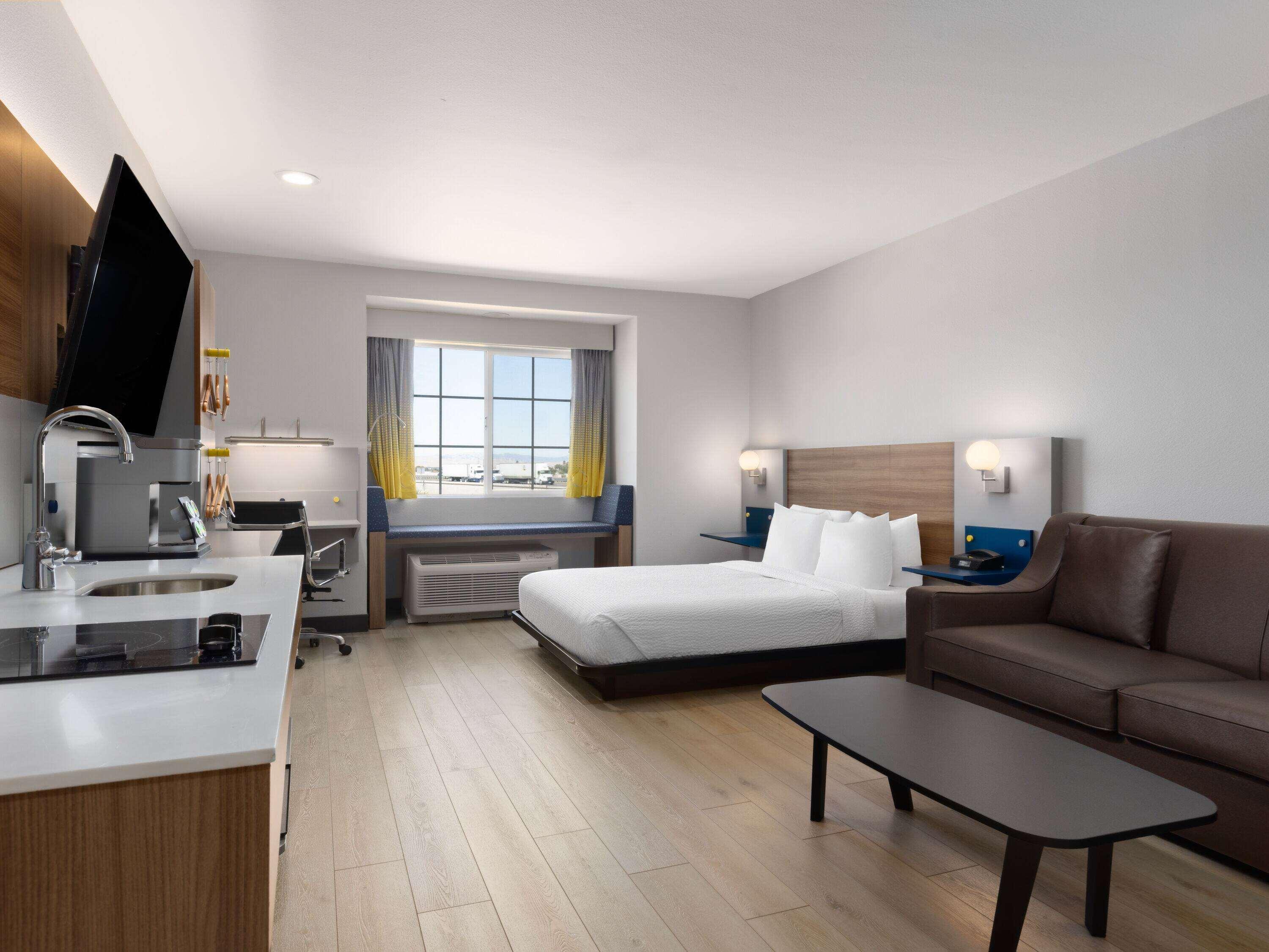 Suite Queen Size Bed