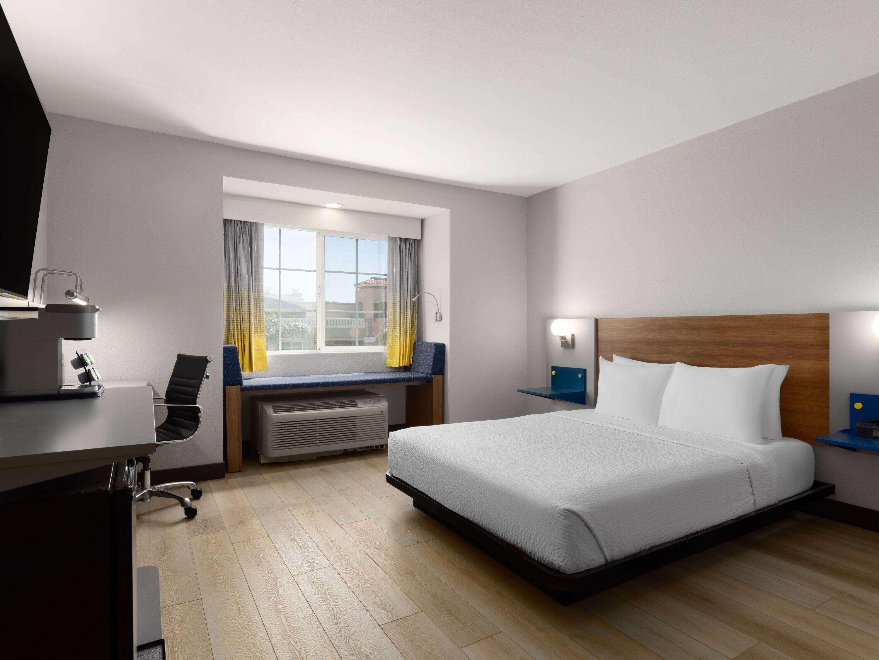 Double Queen Size Bed