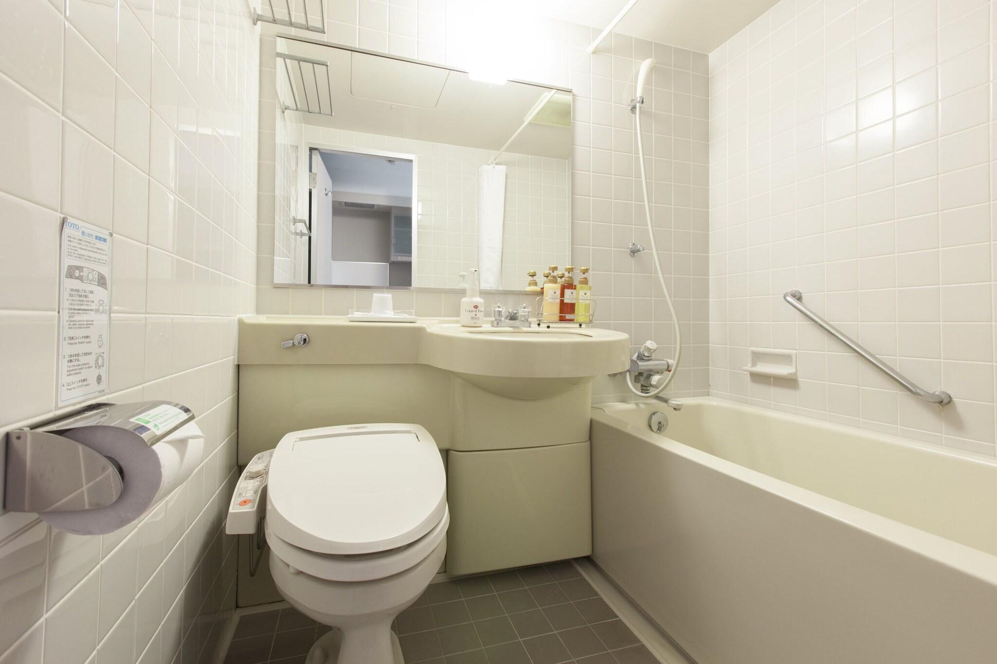 Twin with Kitchenette