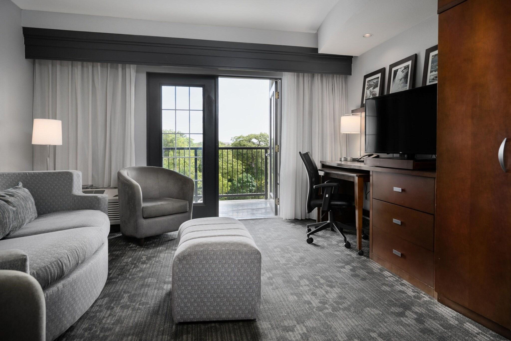 Suite Accessible with Views