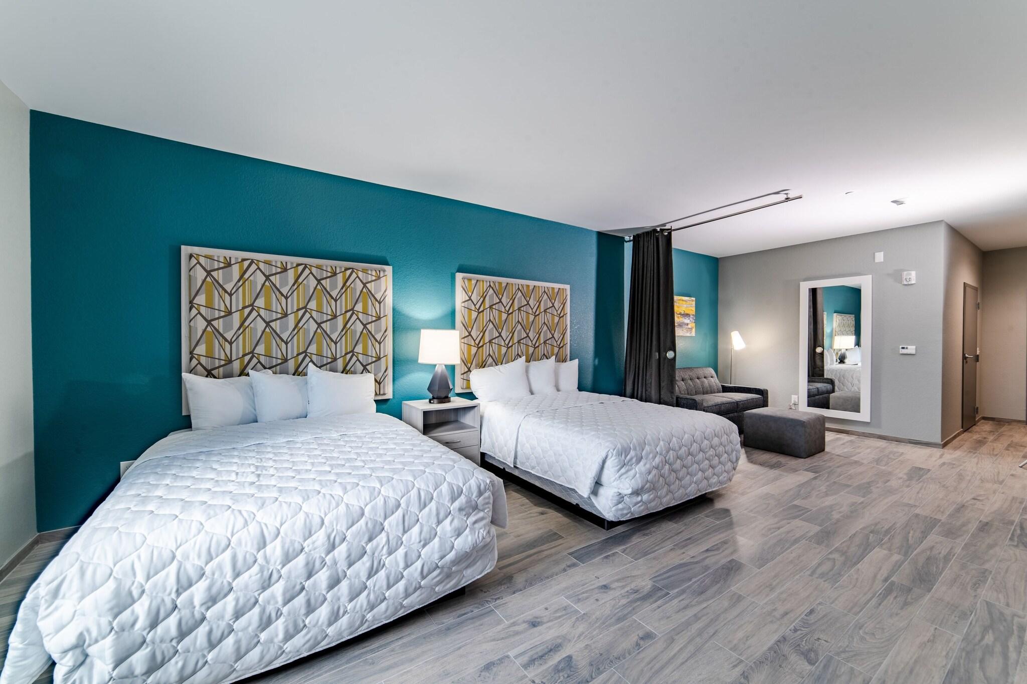 Suite with Kitchenette