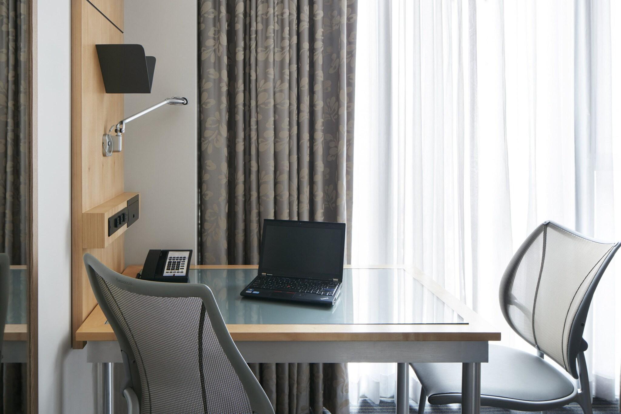 Double Superior Queen Bed