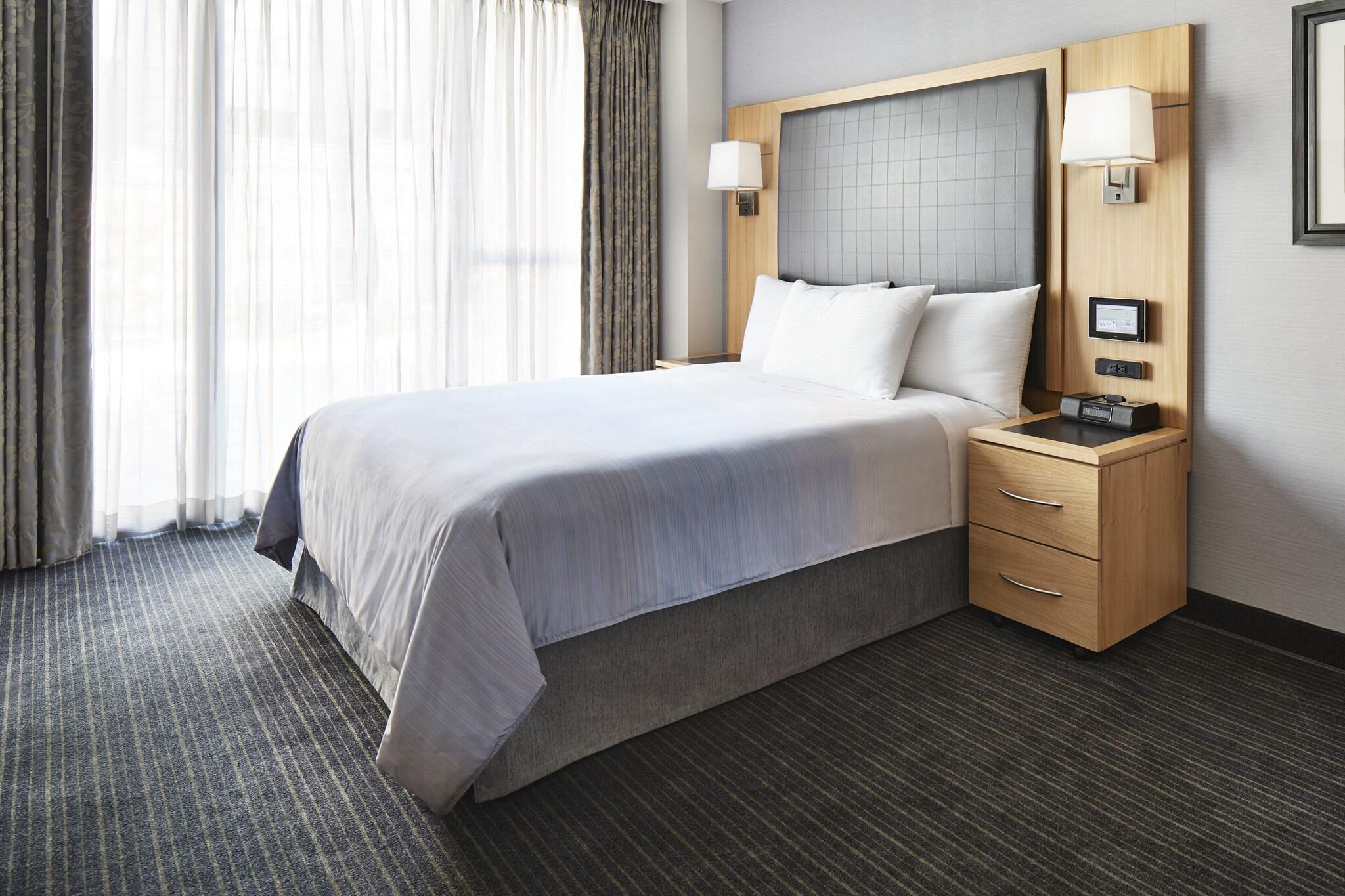 Suite Queen Size Bed