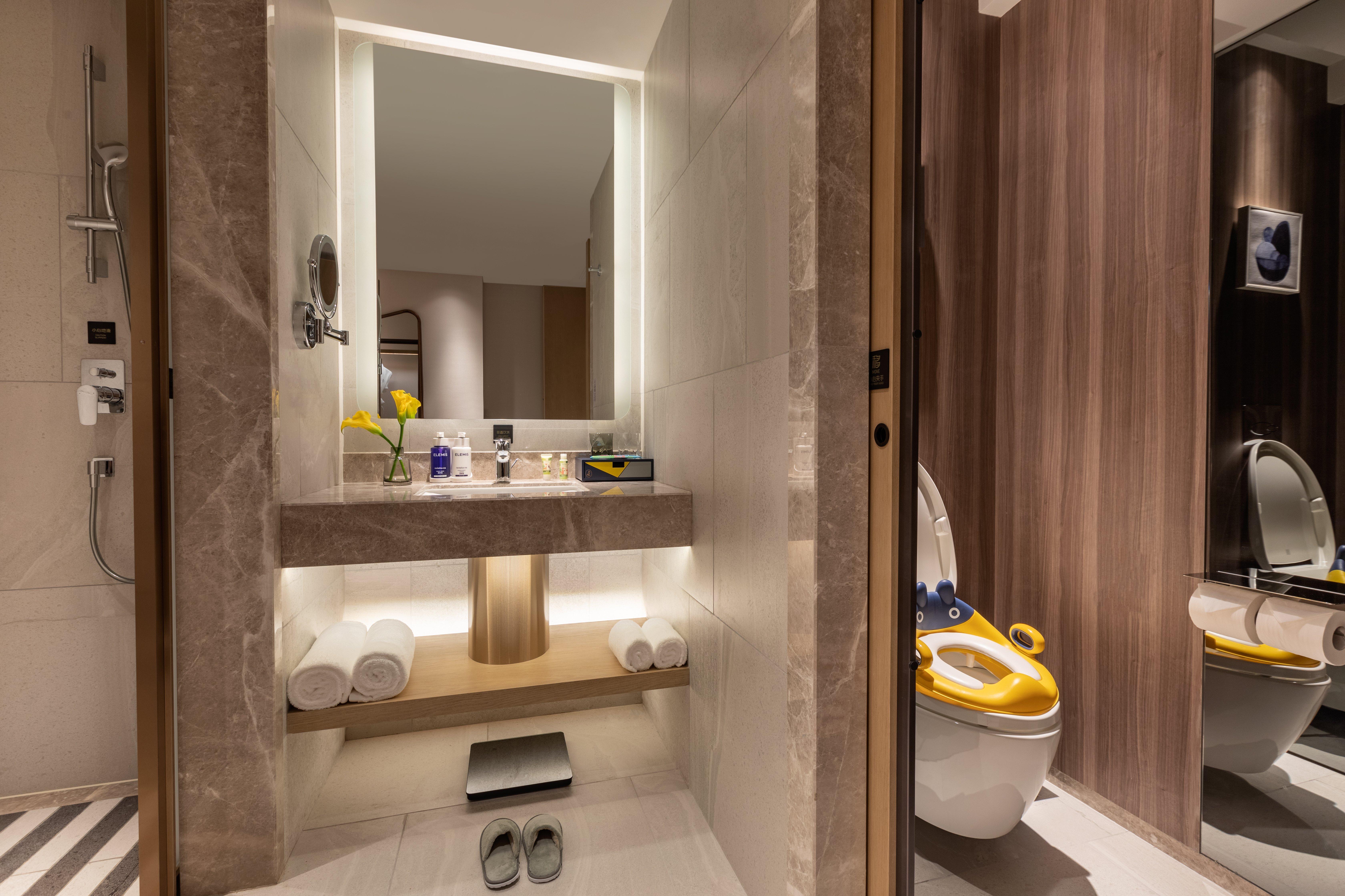 Double Premium Queen Bed