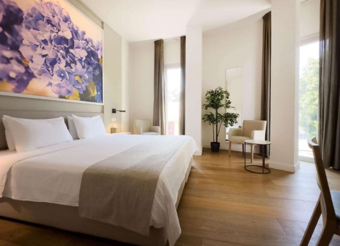 Double Deluxe King Bed