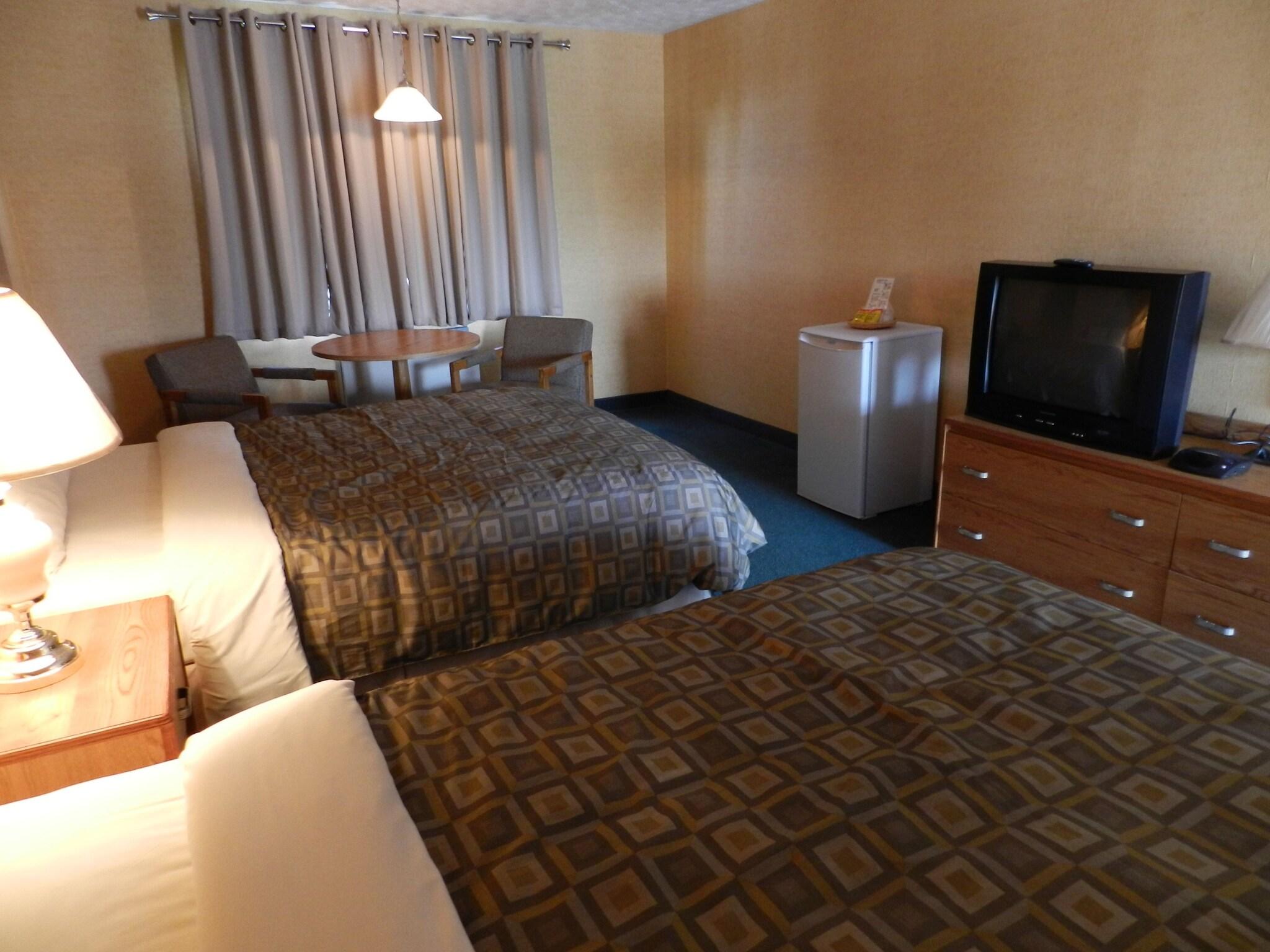 Double Deluxe Two Queen Beds