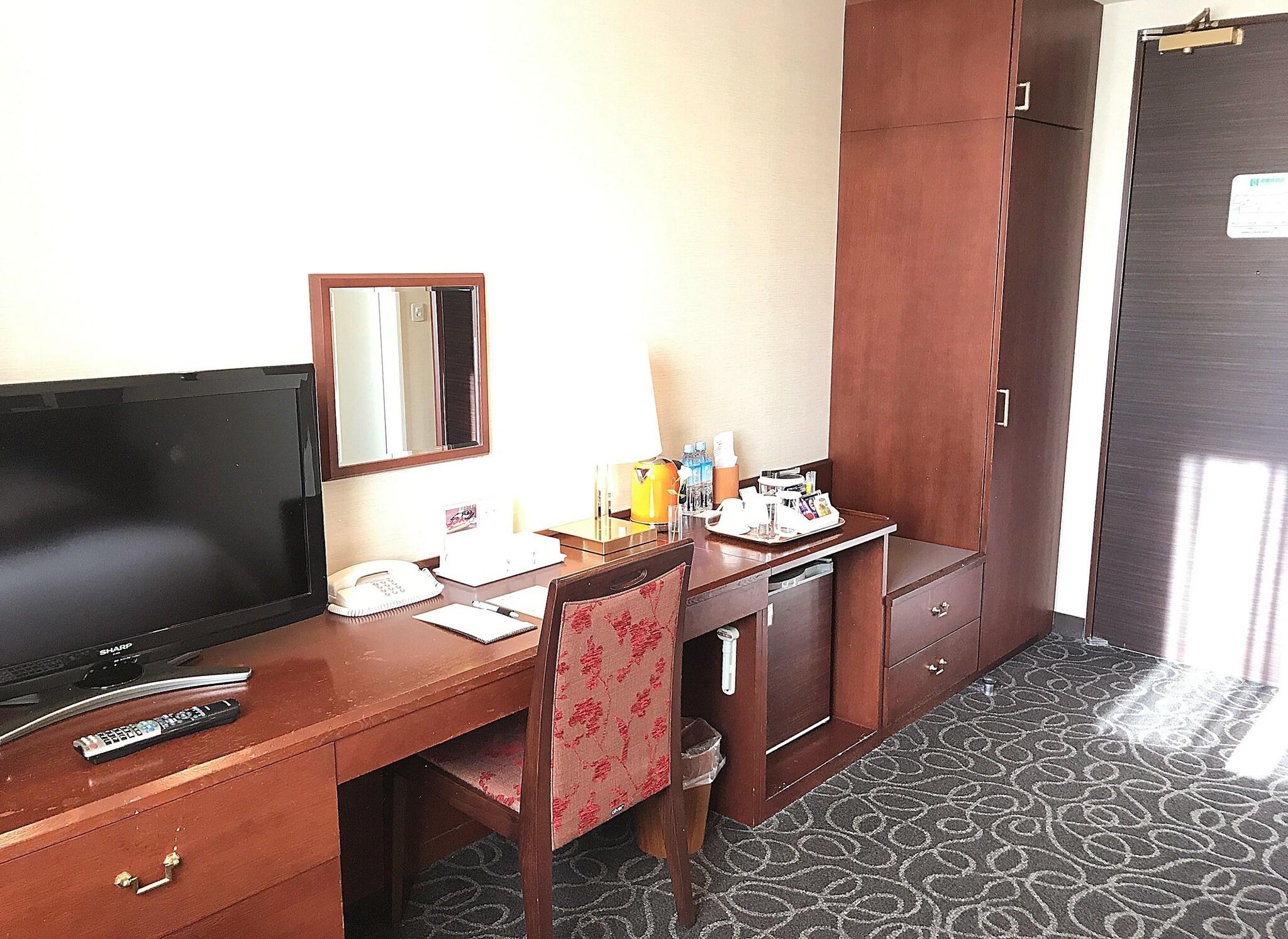 Double Queen Bed Smoking