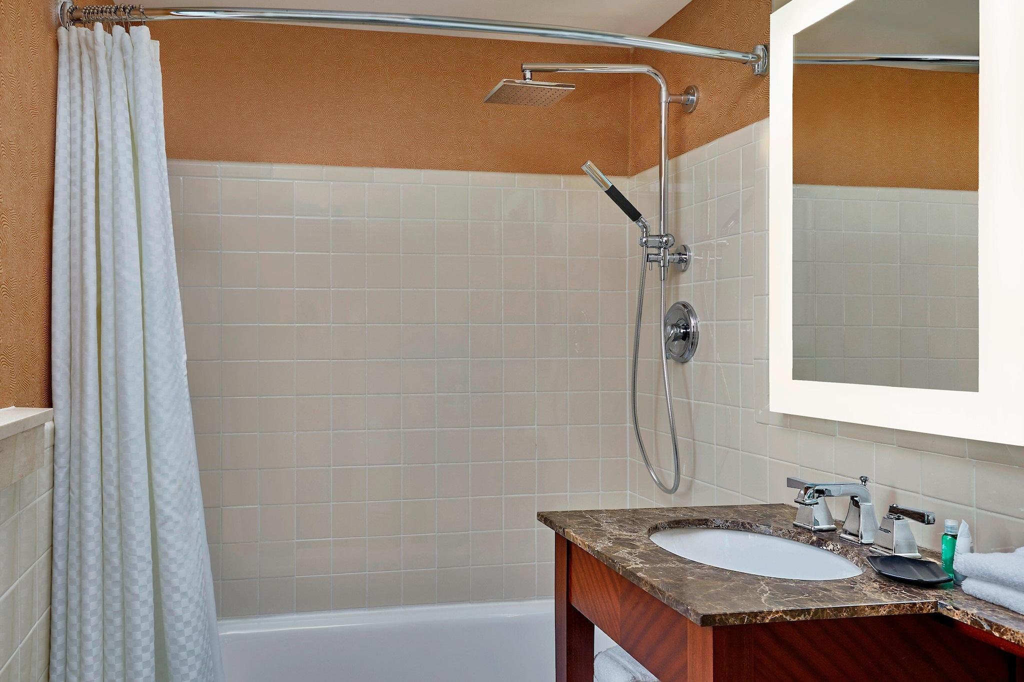 Studio King Size Bed