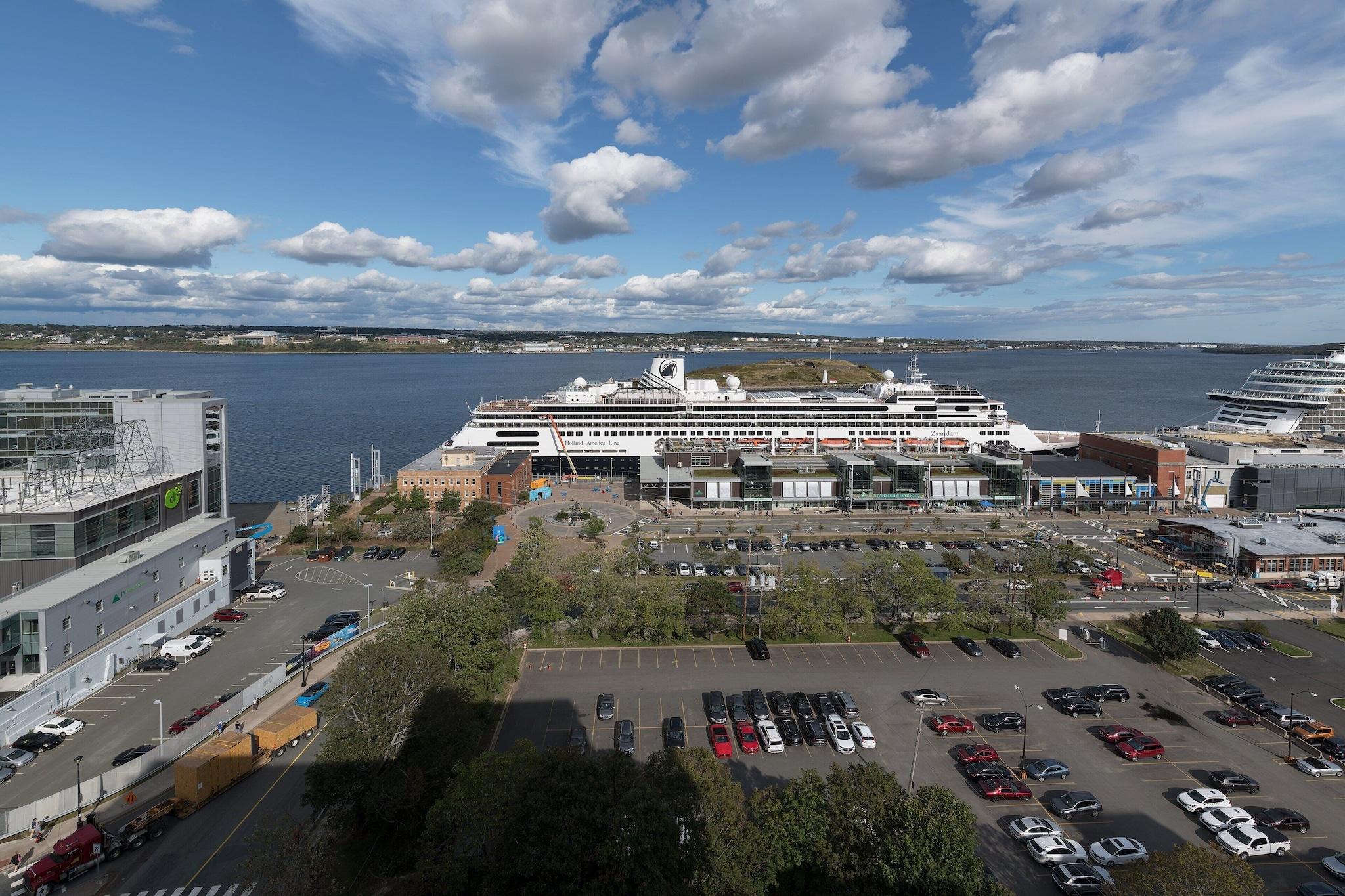 Studio King Size Bed