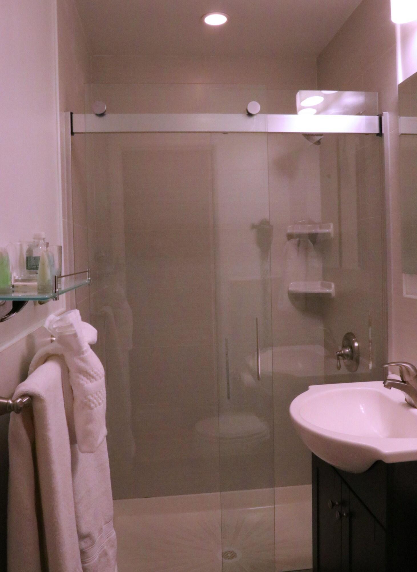 Studio Queen Size Bed