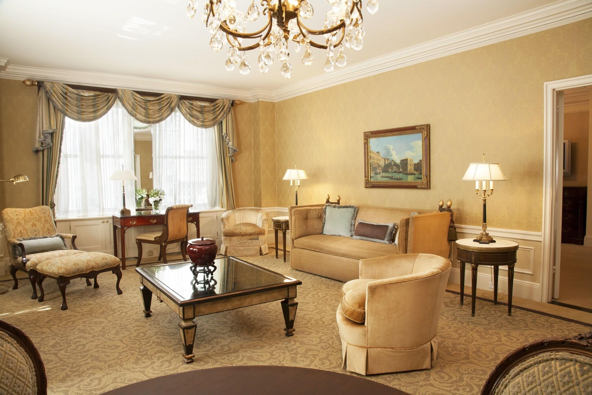 Suite City View King Bed