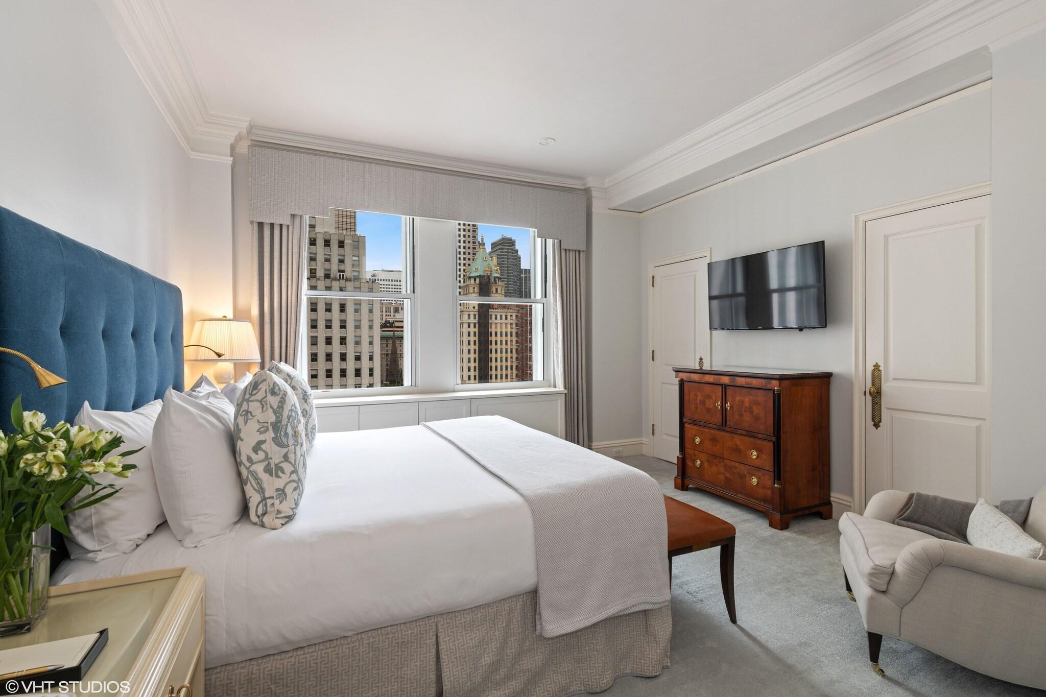 Suite City View King Bed