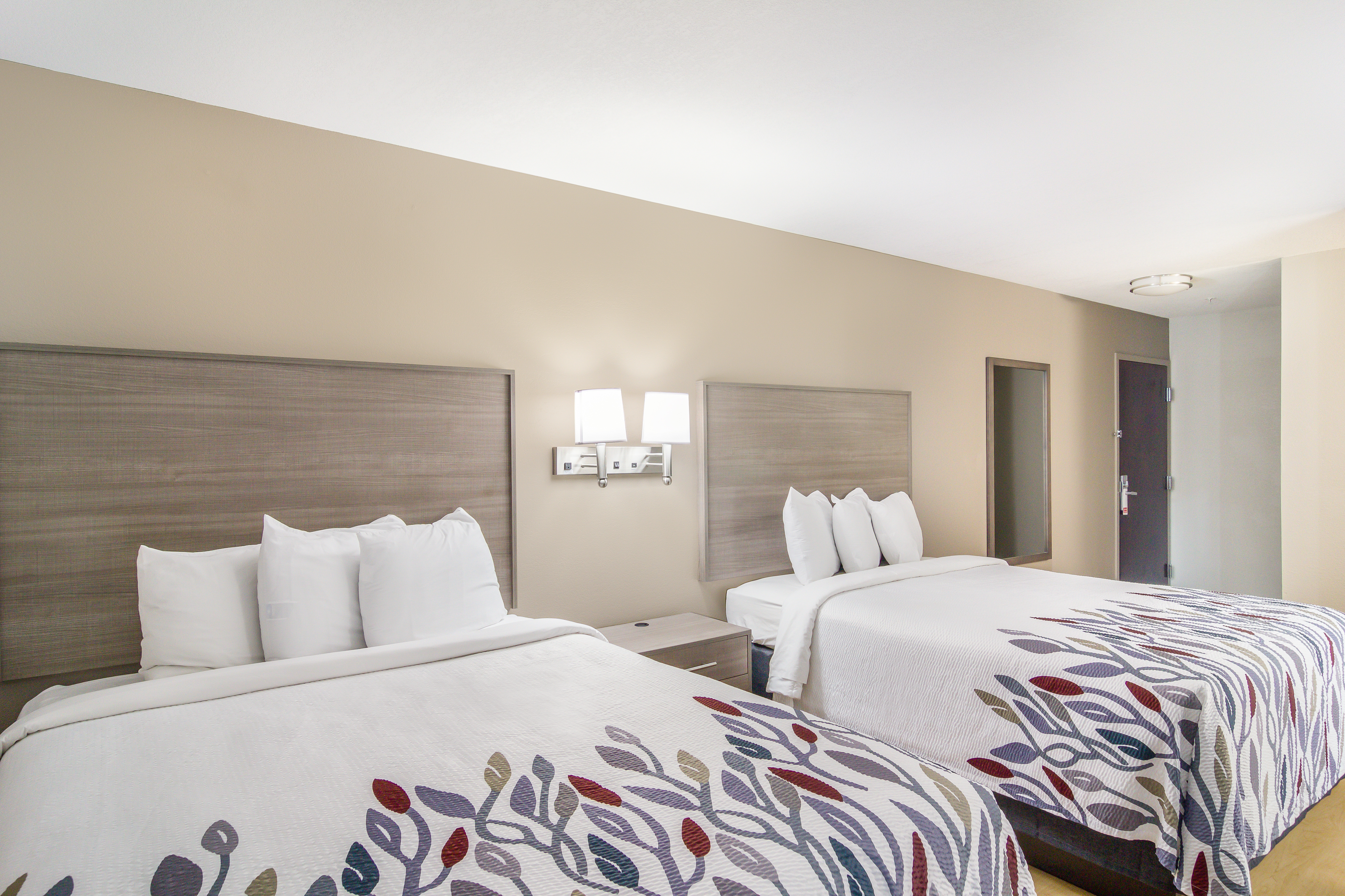 Twin Deluxe Two Queen Beds